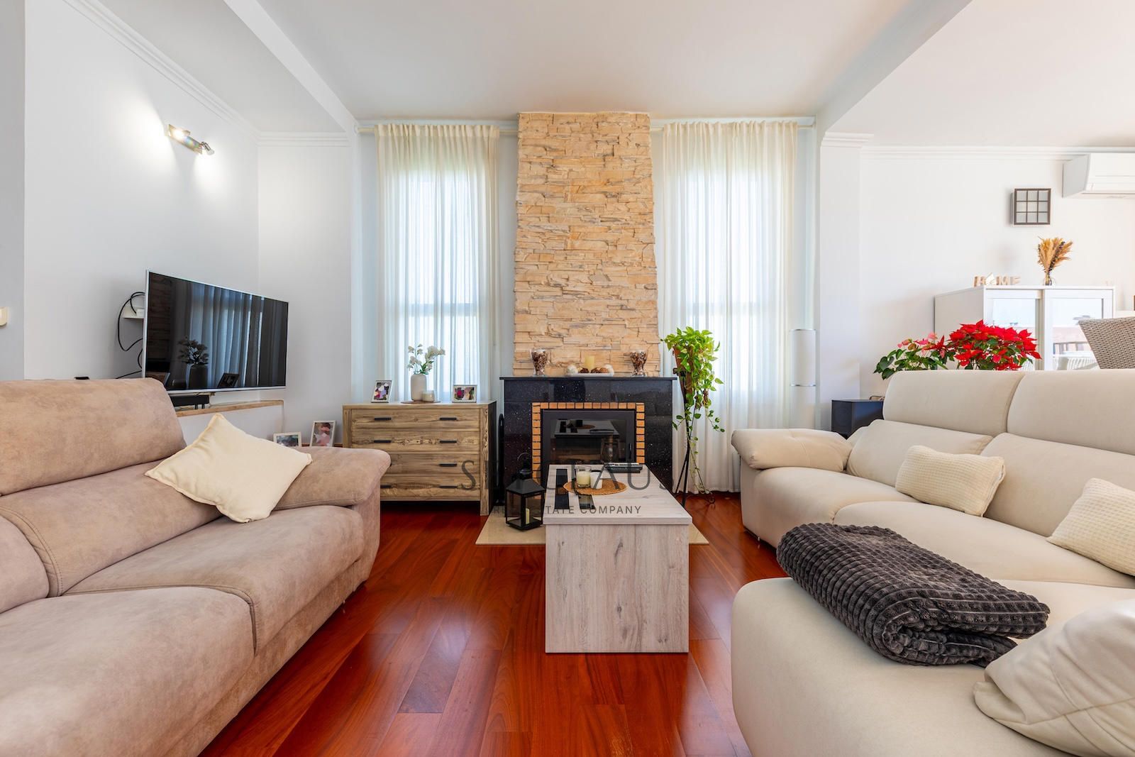 Comprar Dúplex en segunda línea de mar con vistas panorámicas y 2 plazas de garaje en Premià de Mar. foto 11