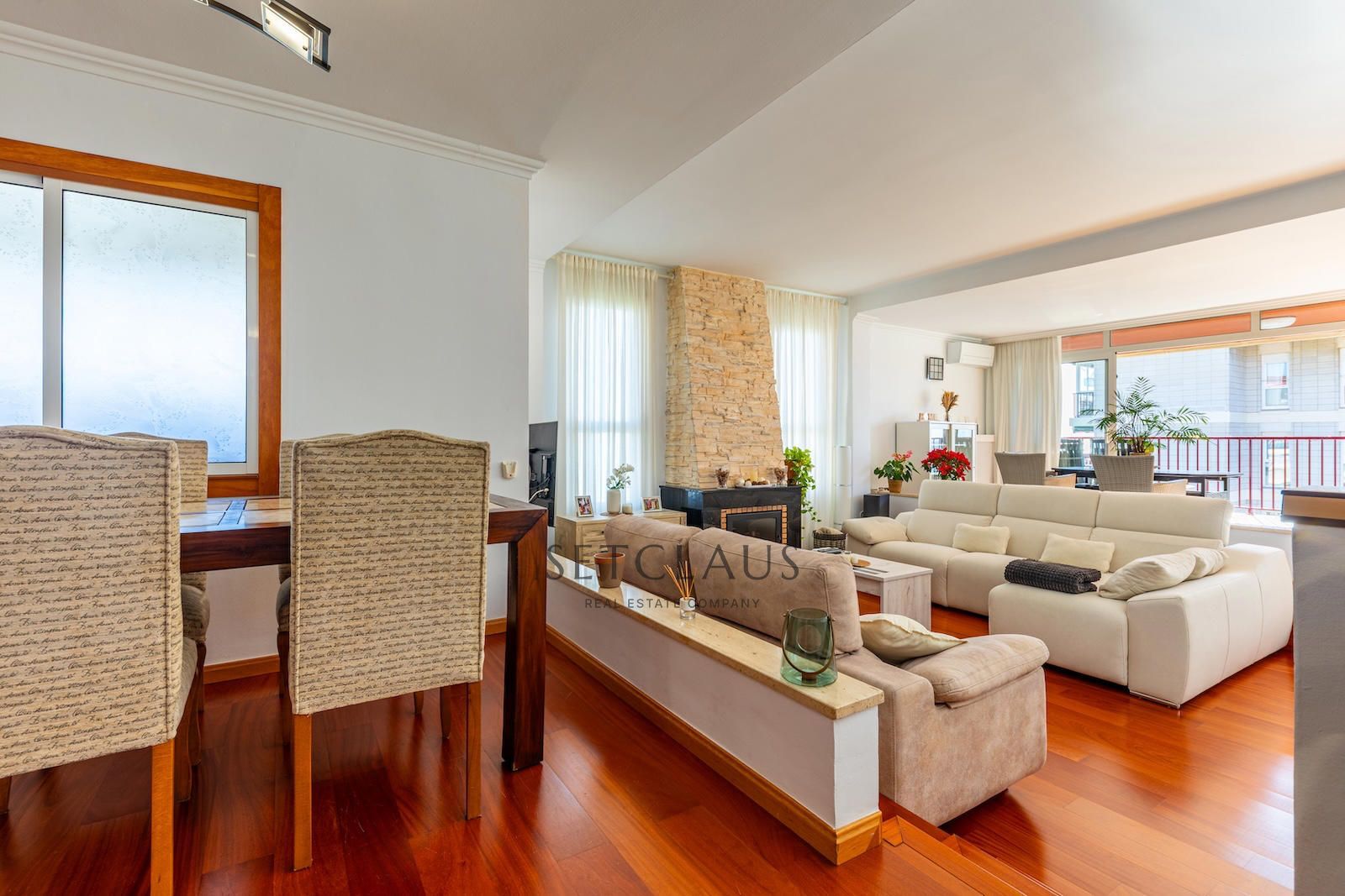 Comprar Dúplex en segunda línea de mar con vistas panorámicas y 2 plazas de garaje en Premià de Mar. foto 13