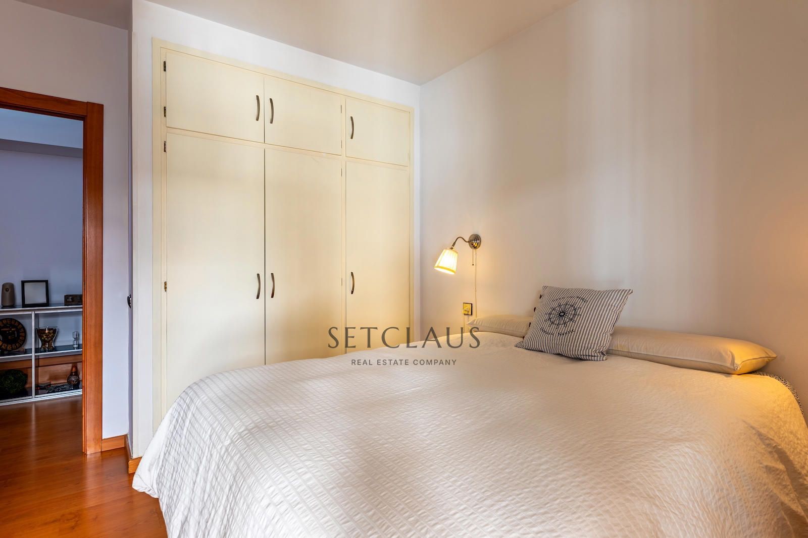 Comprar Dúplex en segunda línea de mar con vistas panorámicas y 2 plazas de garaje en Premià de Mar. foto 26