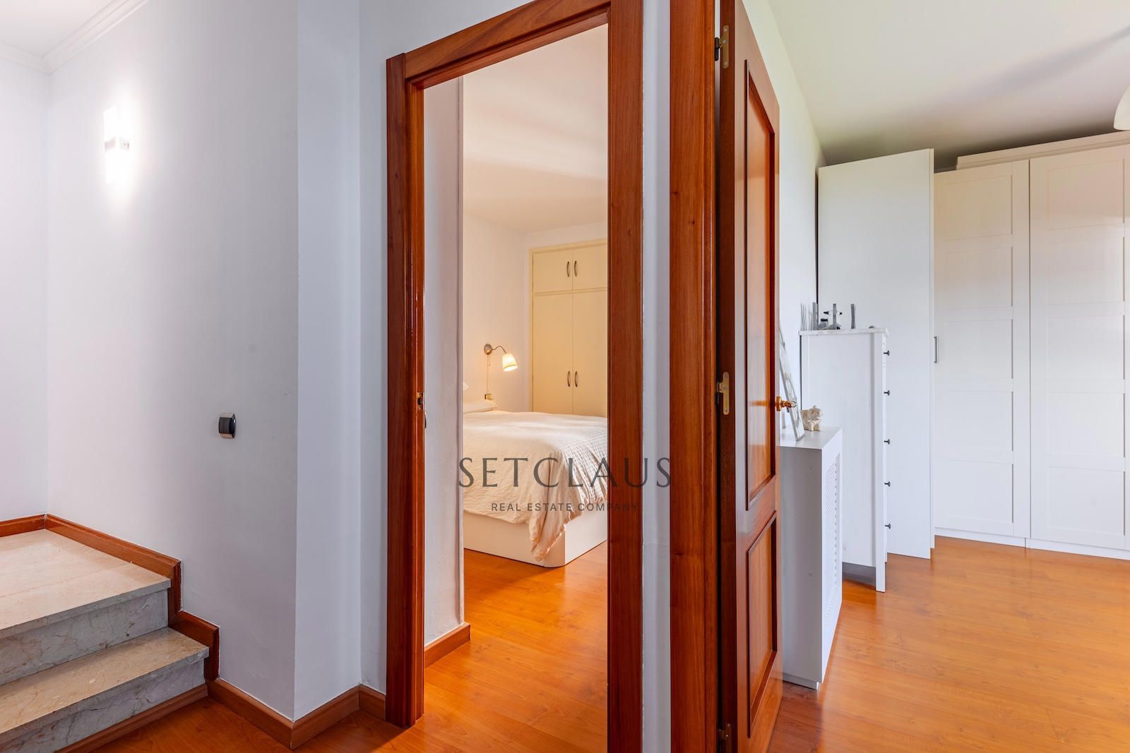 Comprar Dúplex en segunda línea de mar con vistas panorámicas y 2 plazas de garaje en Premià de Mar. foto 28