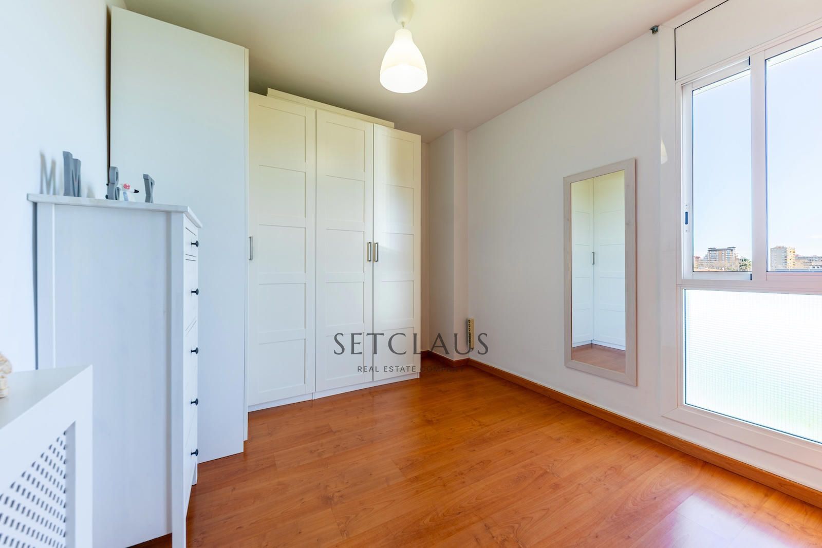 Comprar Dúplex en segunda línea de mar con vistas panorámicas y 2 plazas de garaje en Premià de Mar. foto 31