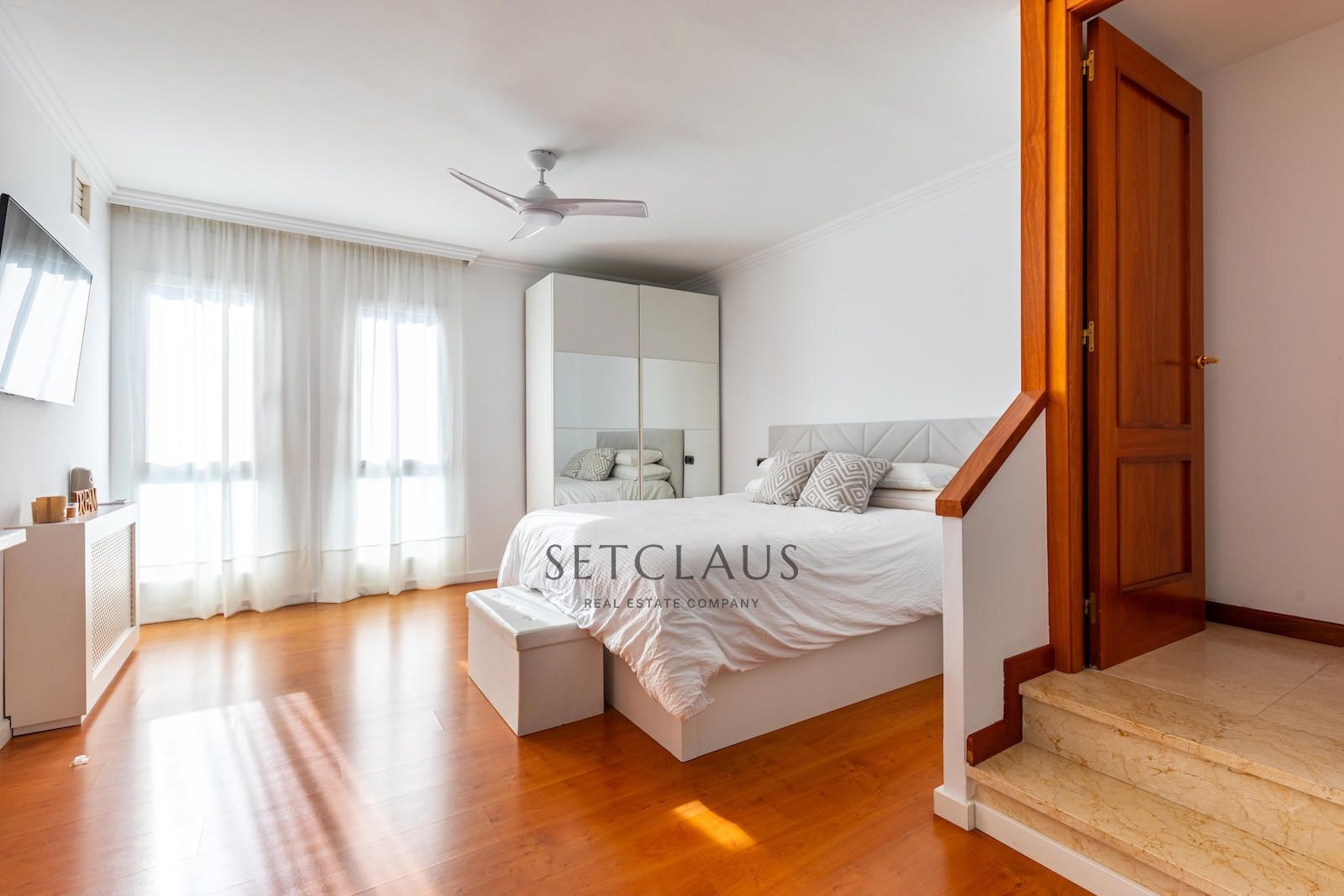 Comprar Dúplex en segunda línea de mar con vistas panorámicas y 2 plazas de garaje en Premià de Mar. foto 19