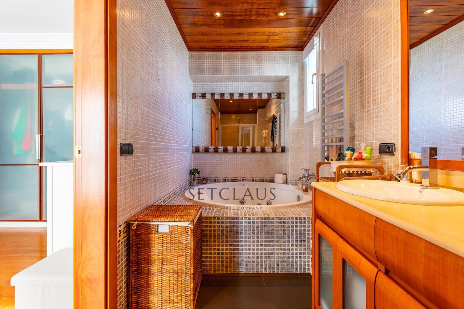 Comprar Dúplex en segunda línea de mar con vistas panorámicas y 2 plazas de garaje en Premià de Mar. foto 24