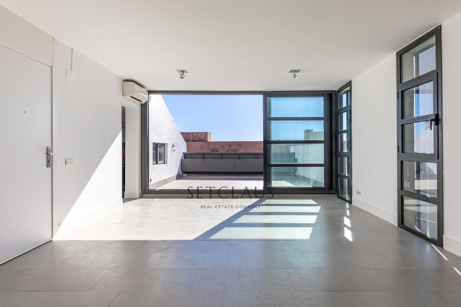 Inmueble MASNOU. Designer duplex penthouse with communal pool foto 1