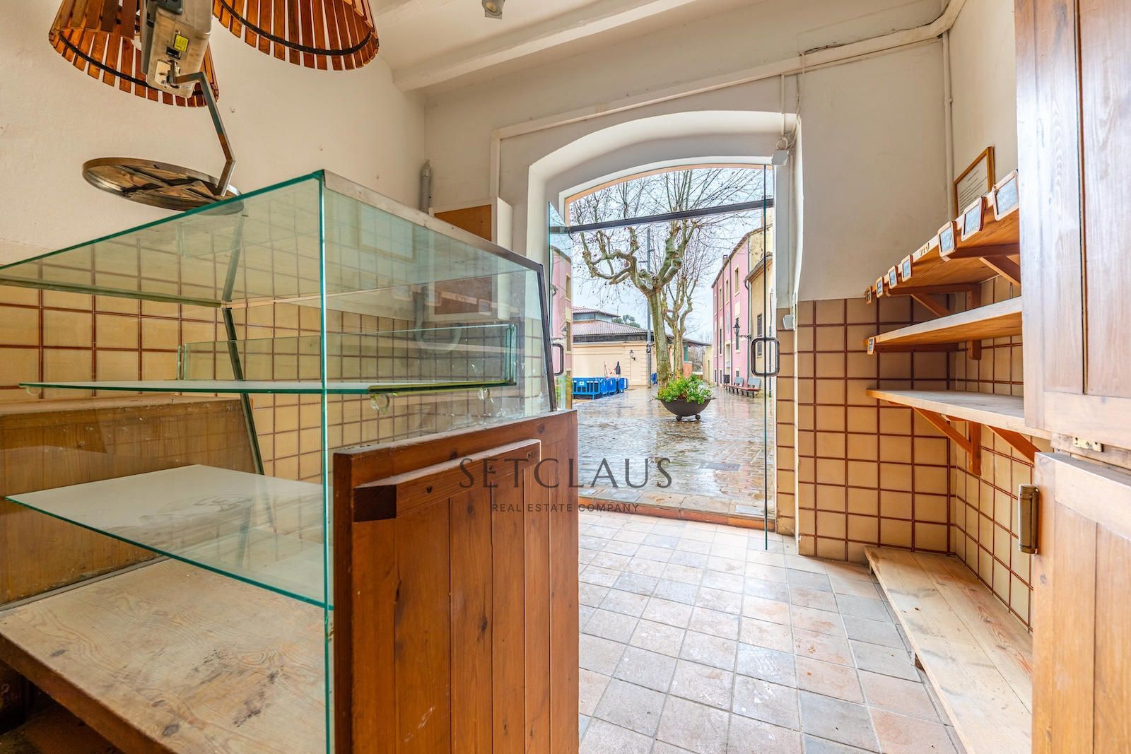 Comprar Local Comercial en el centro de Alella foto 3