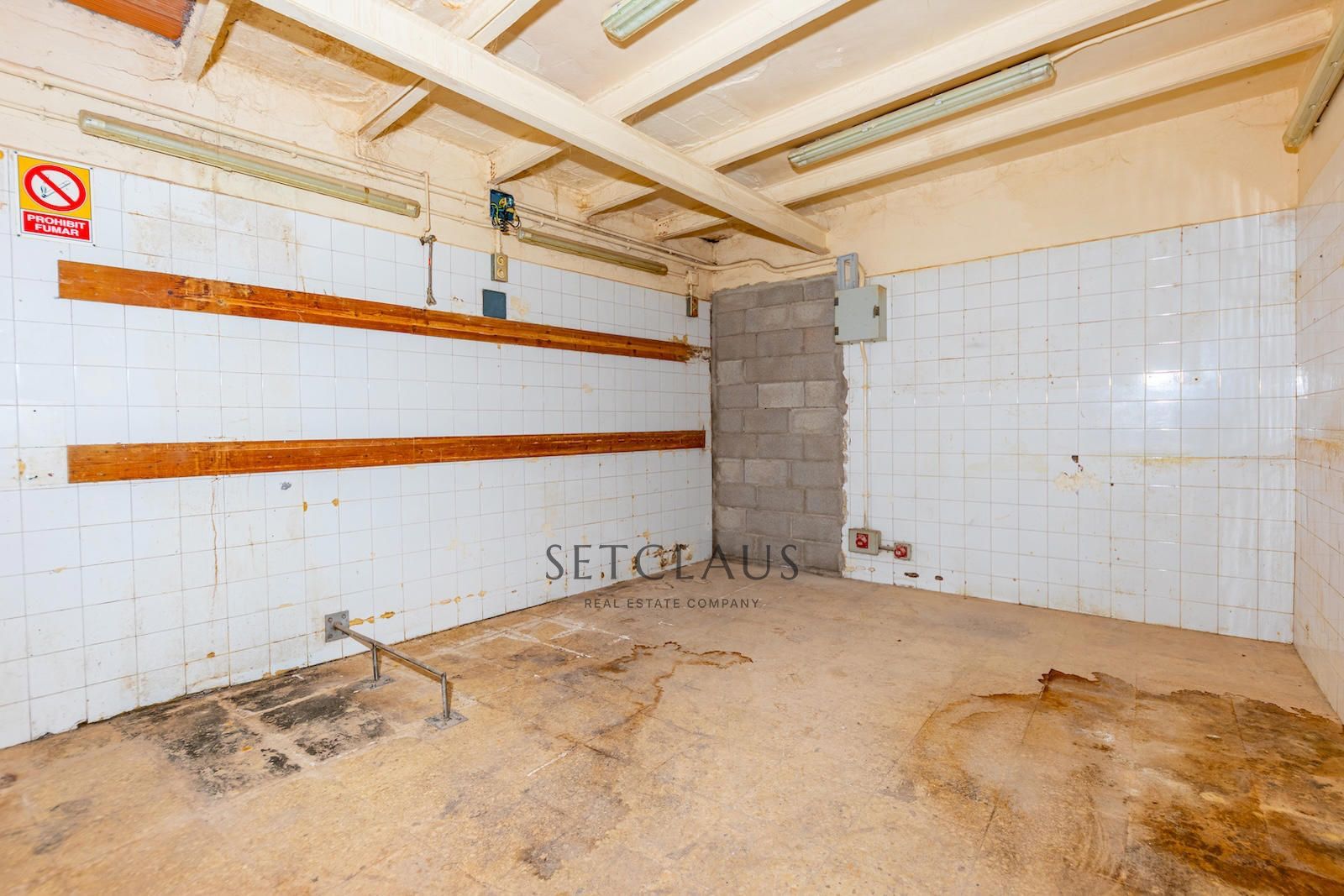 Comprar Local Comercial en el centro de Alella foto 4