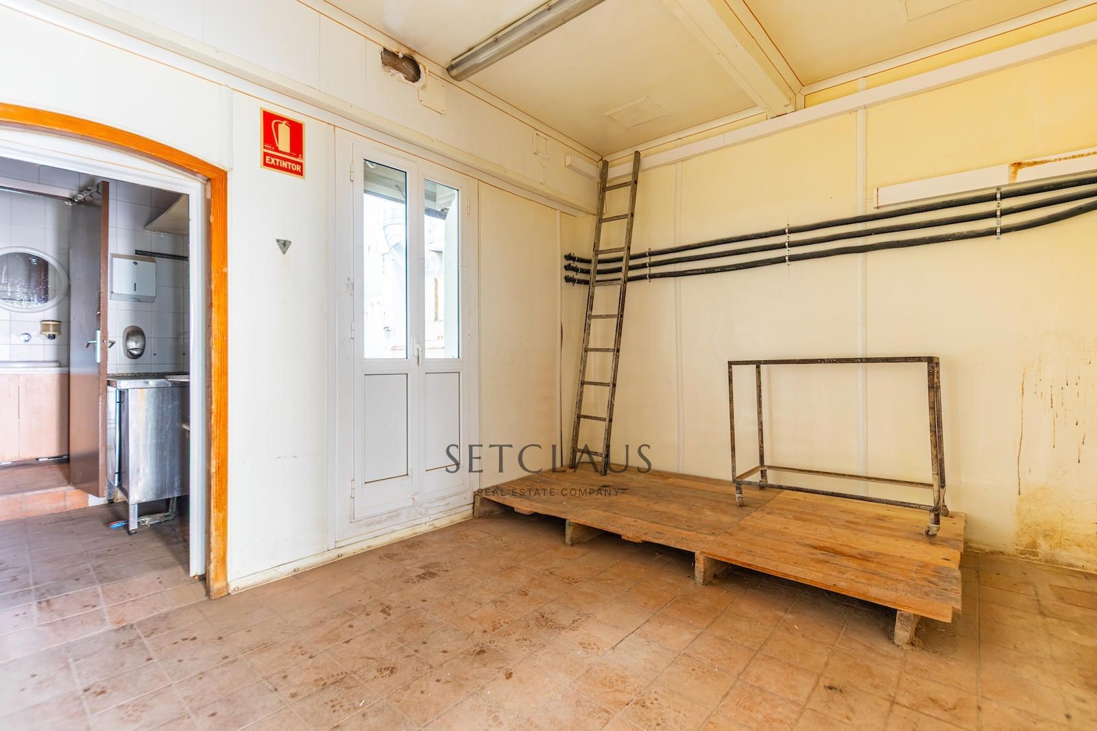 Comprar Local Comercial en el centro de Alella foto 7