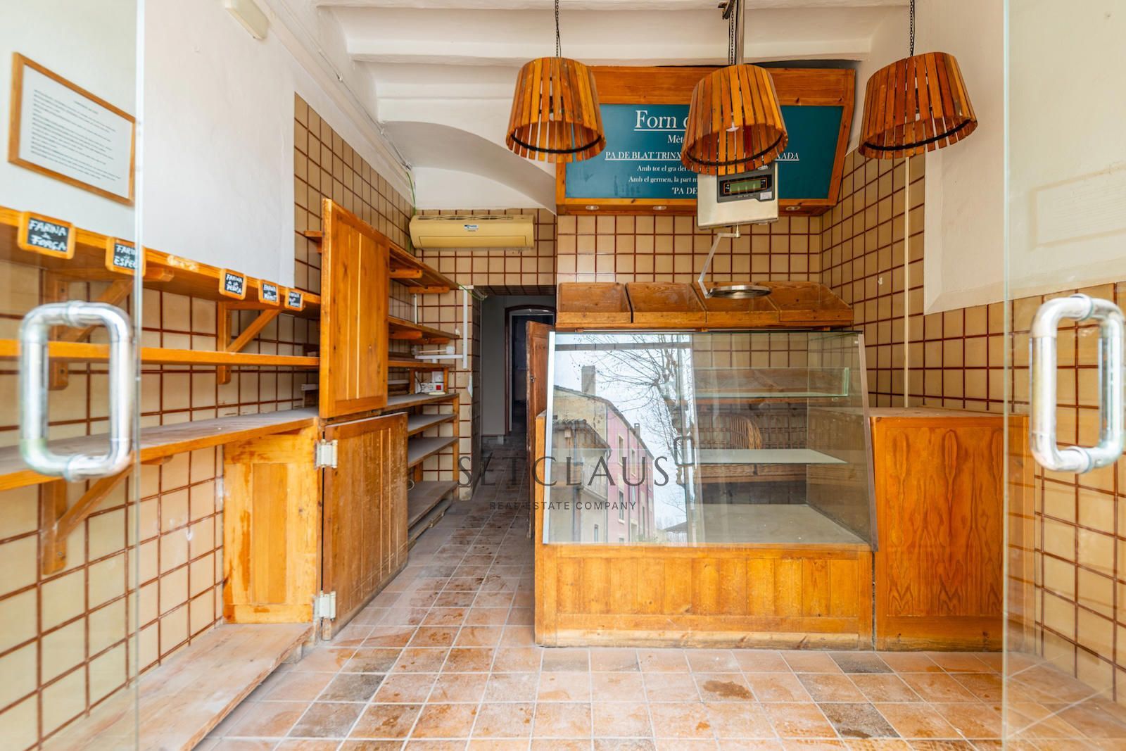 Comprar Local Comercial en el centro de Alella foto 2