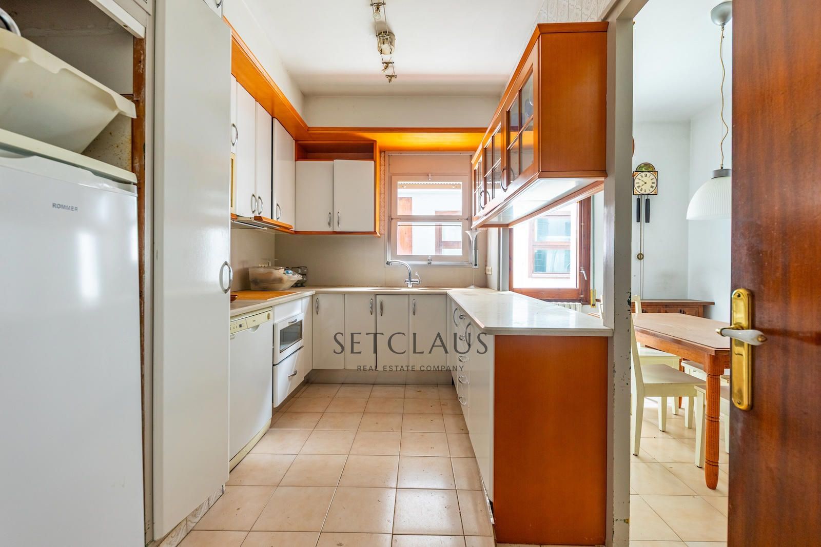 Inmueble Propiedad única en la Plaza del Ayuntamiento de Alella con dos terrazas privadas foto 10