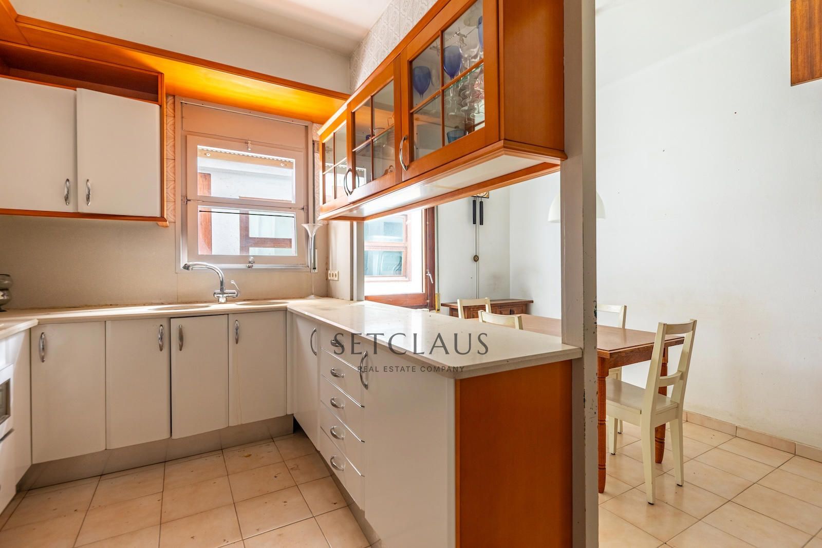 Inmueble Propiedad única en la Plaza del Ayuntamiento de Alella con dos terrazas privadas foto 11