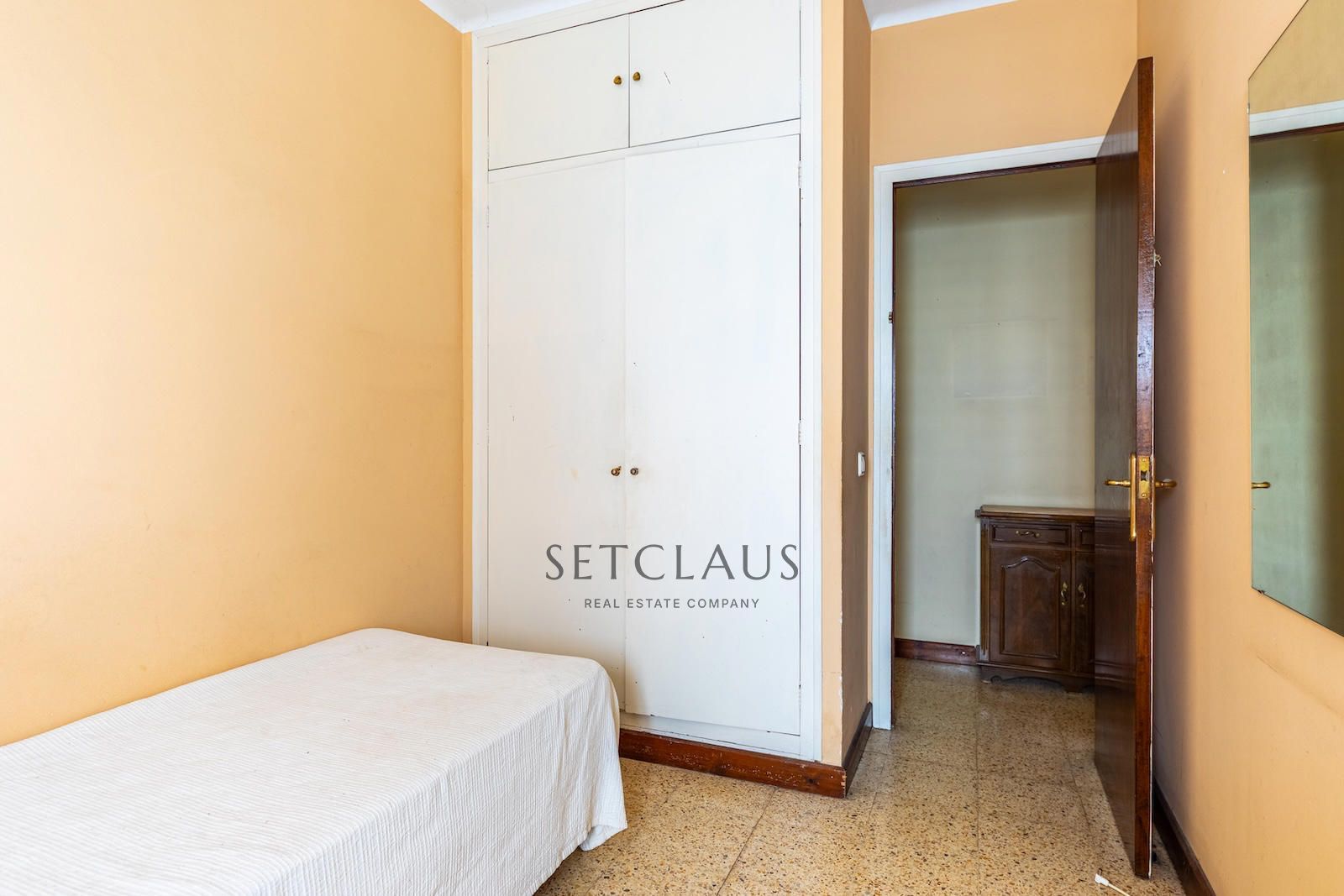 Inmueble Propiedad única en la Plaza del Ayuntamiento de Alella con dos terrazas privadas foto 17