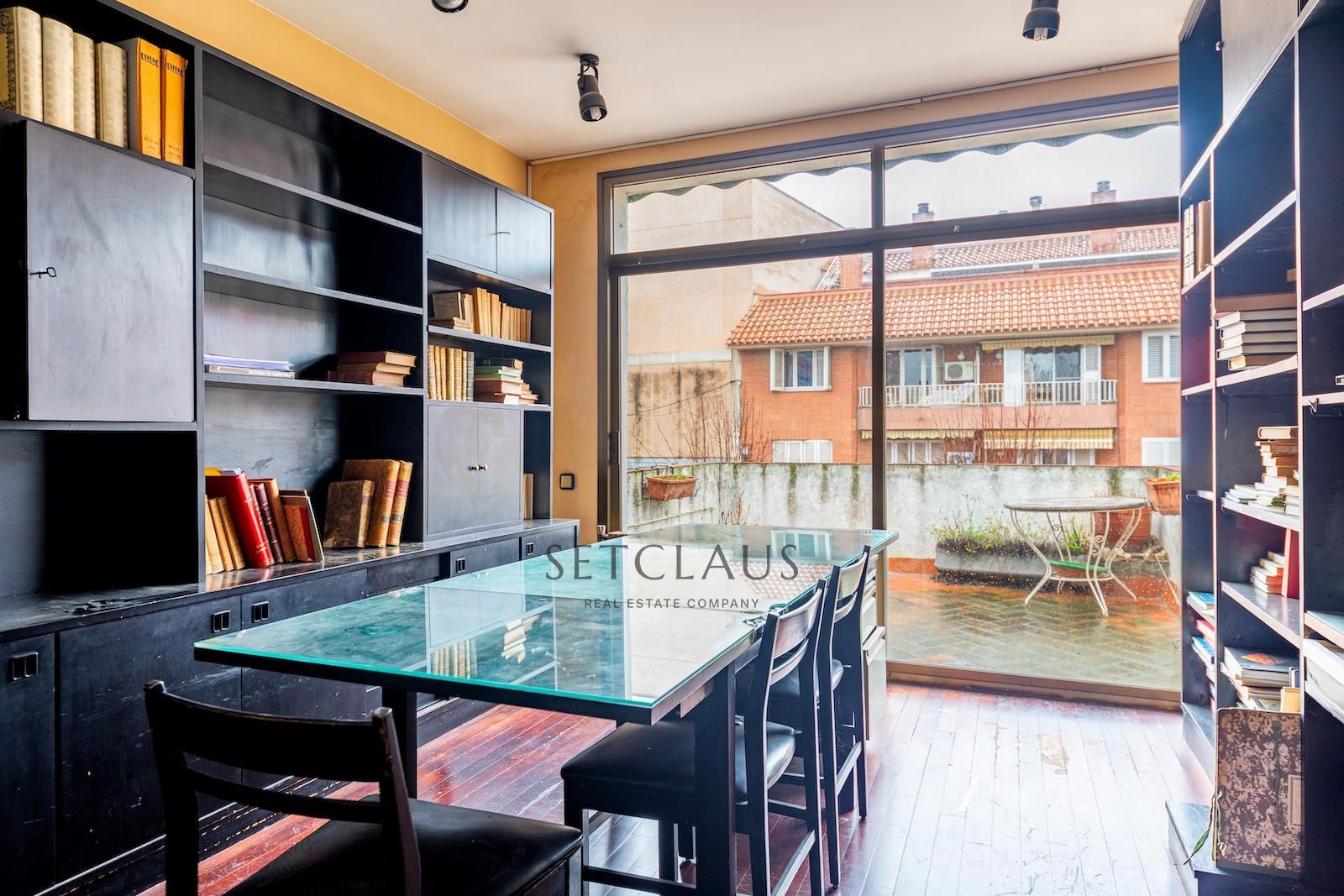 Inmueble Propiedad única en la Plaza del Ayuntamiento de Alella con dos terrazas privadas foto 24