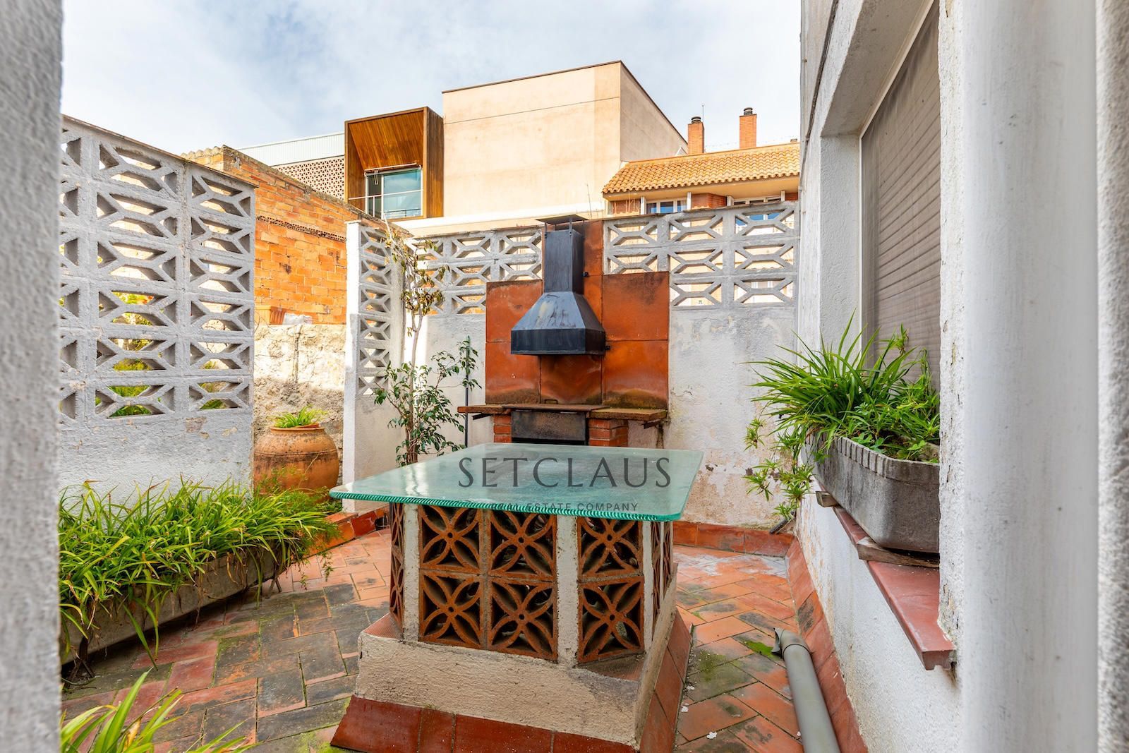 Inmueble Propiedad única en la Plaza del Ayuntamiento de Alella con dos terrazas privadas foto 15