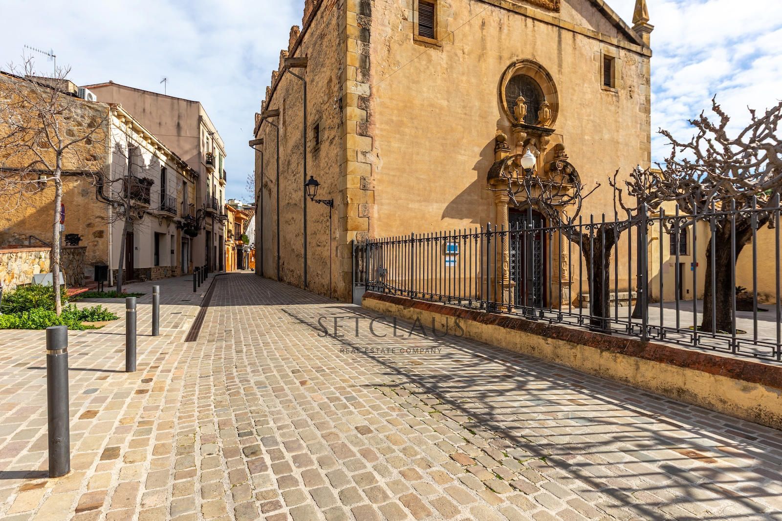 Inmueble Propiedad única en la Plaza del Ayuntamiento de Alella con dos terrazas privadas foto 30