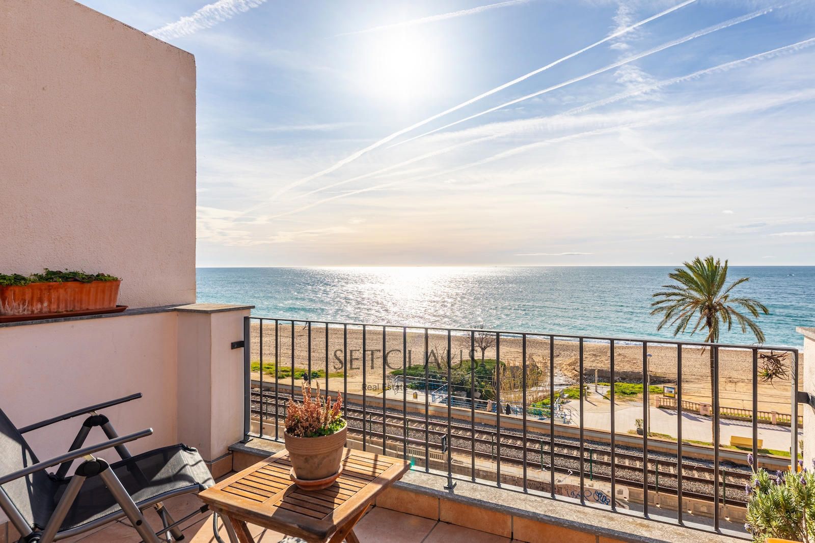 Comprar Adosada en primera línea de mar con vistas panorámicas y parking en El Masnou foto 5