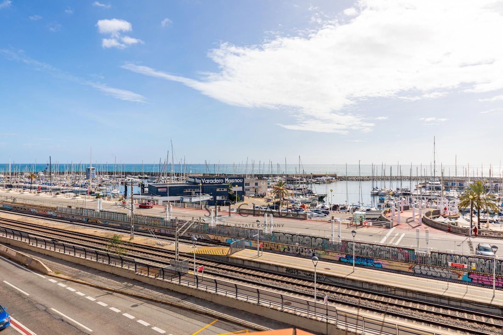 Comprar Primera línea de mar en El Masnou: 476 m² con vistas abiertas a Barcelona y Puerto foto 11