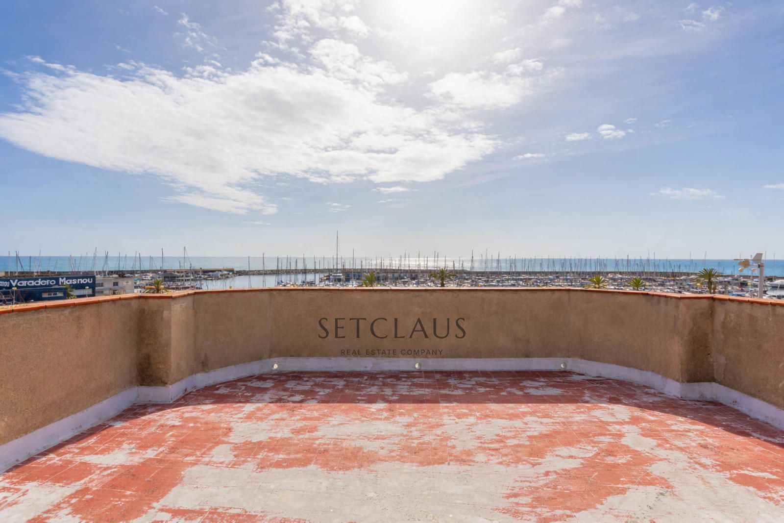 Comprar Primera línea de mar en El Masnou: 476 m² con vistas abiertas a Barcelona y Puerto foto 6