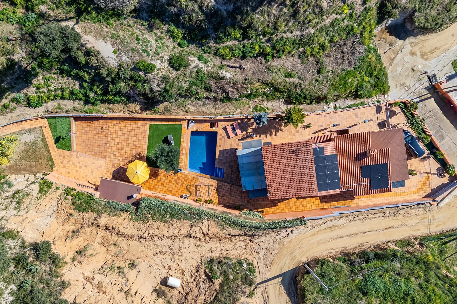 Inmueble Chalet independiente en urbanización Santa FE Teià. foto 2