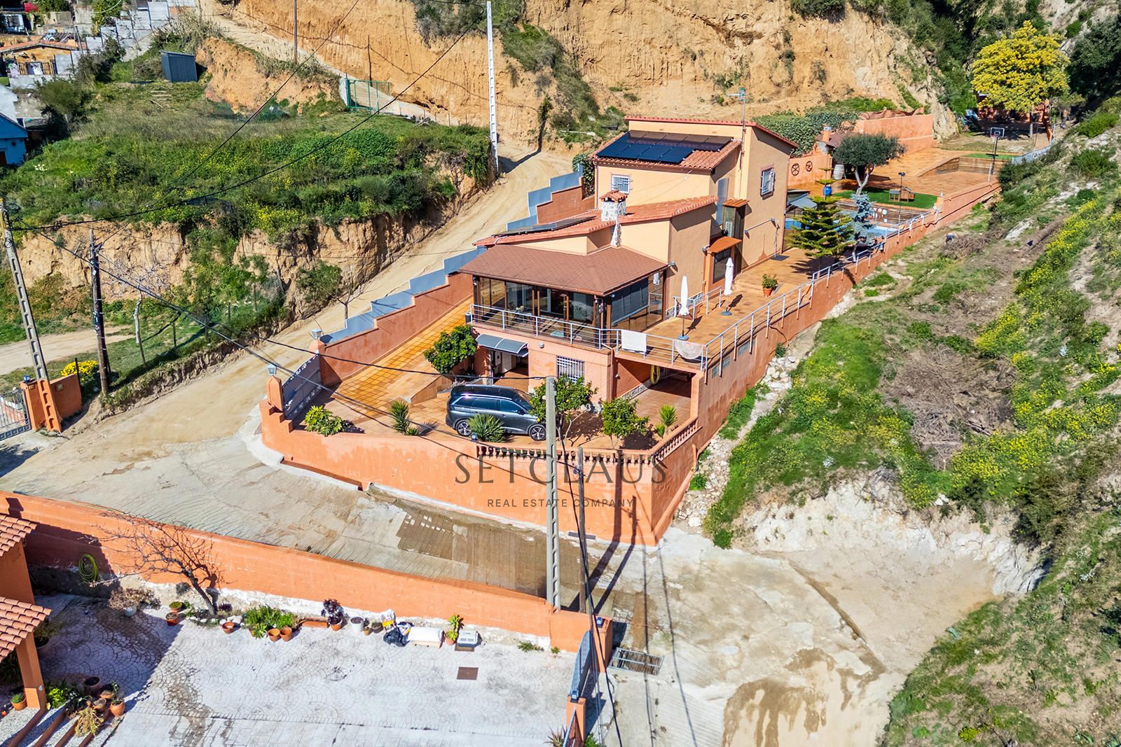 Inmueble Chalet independiente en urbanización Santa FE Teià. foto 1