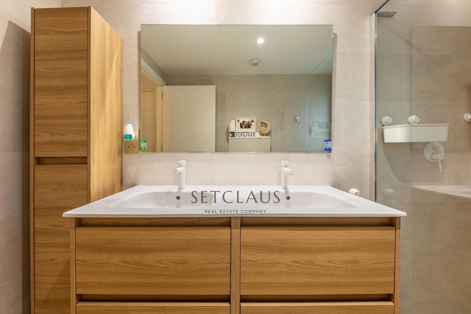 Comprar Impecable y moderno, con altas calidades y gran ubicación foto 53