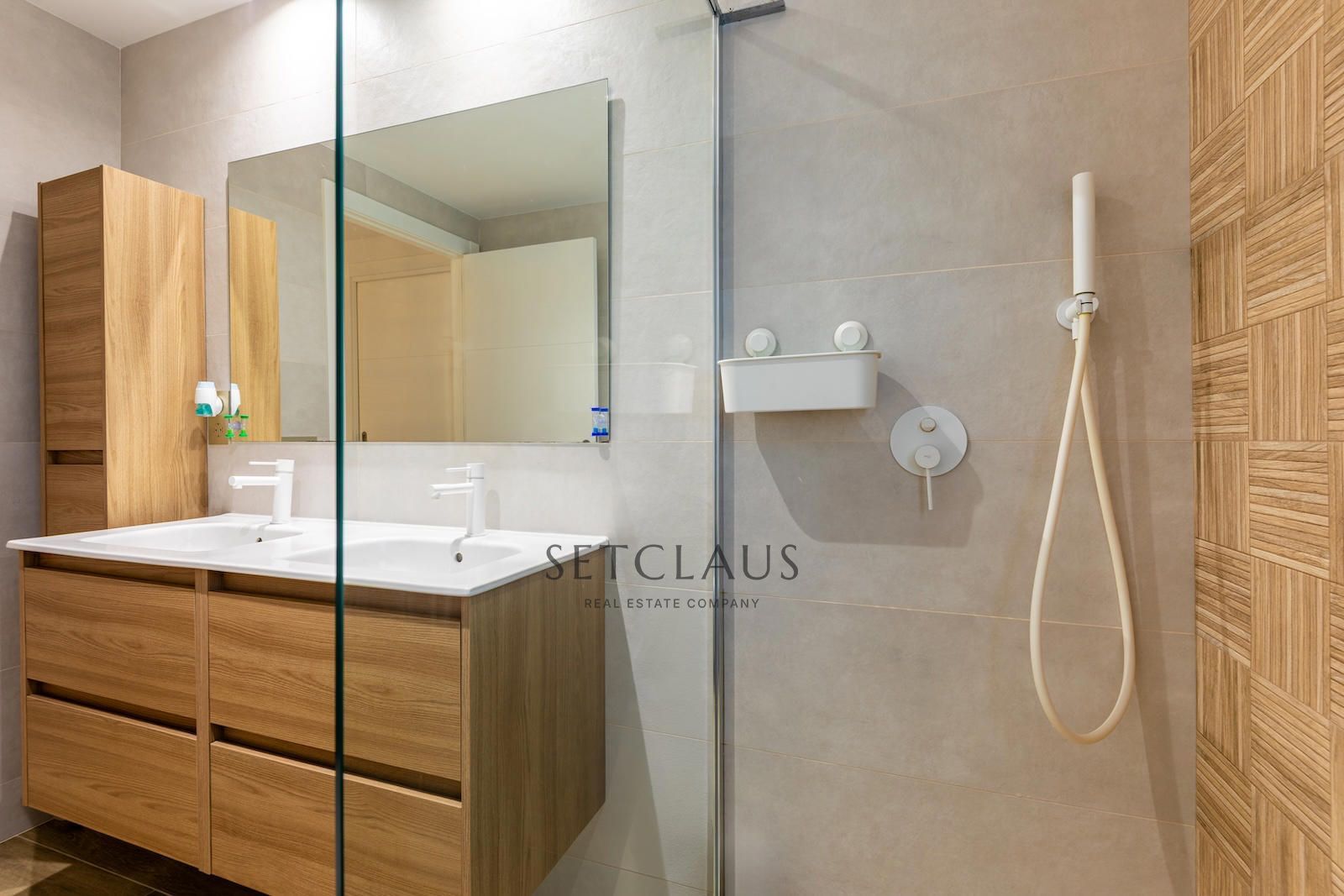 Comprar Impecable y moderno, con altas calidades y gran ubicación foto 54