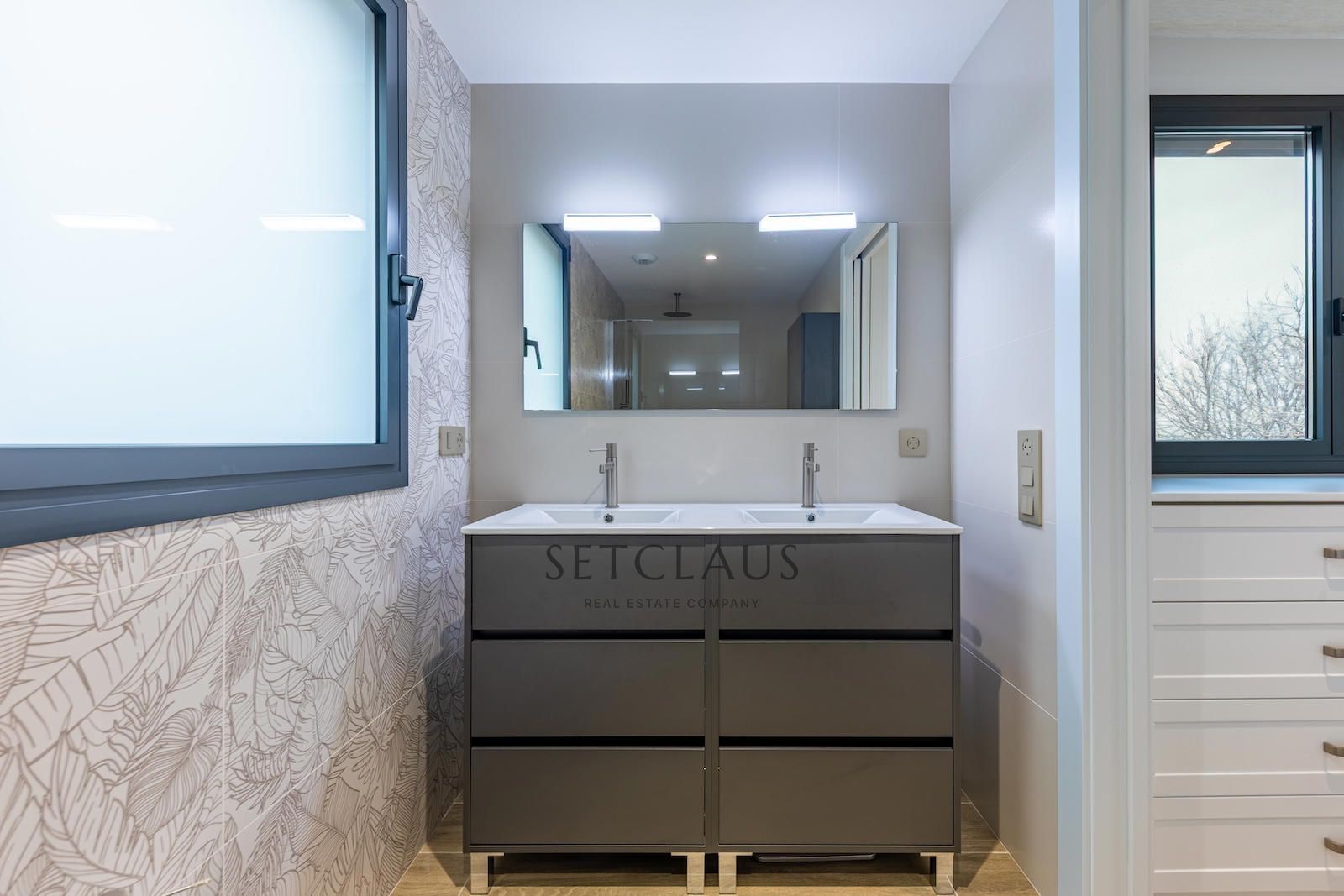 Comprar Impecable y moderno, con altas calidades y gran ubicación foto 45