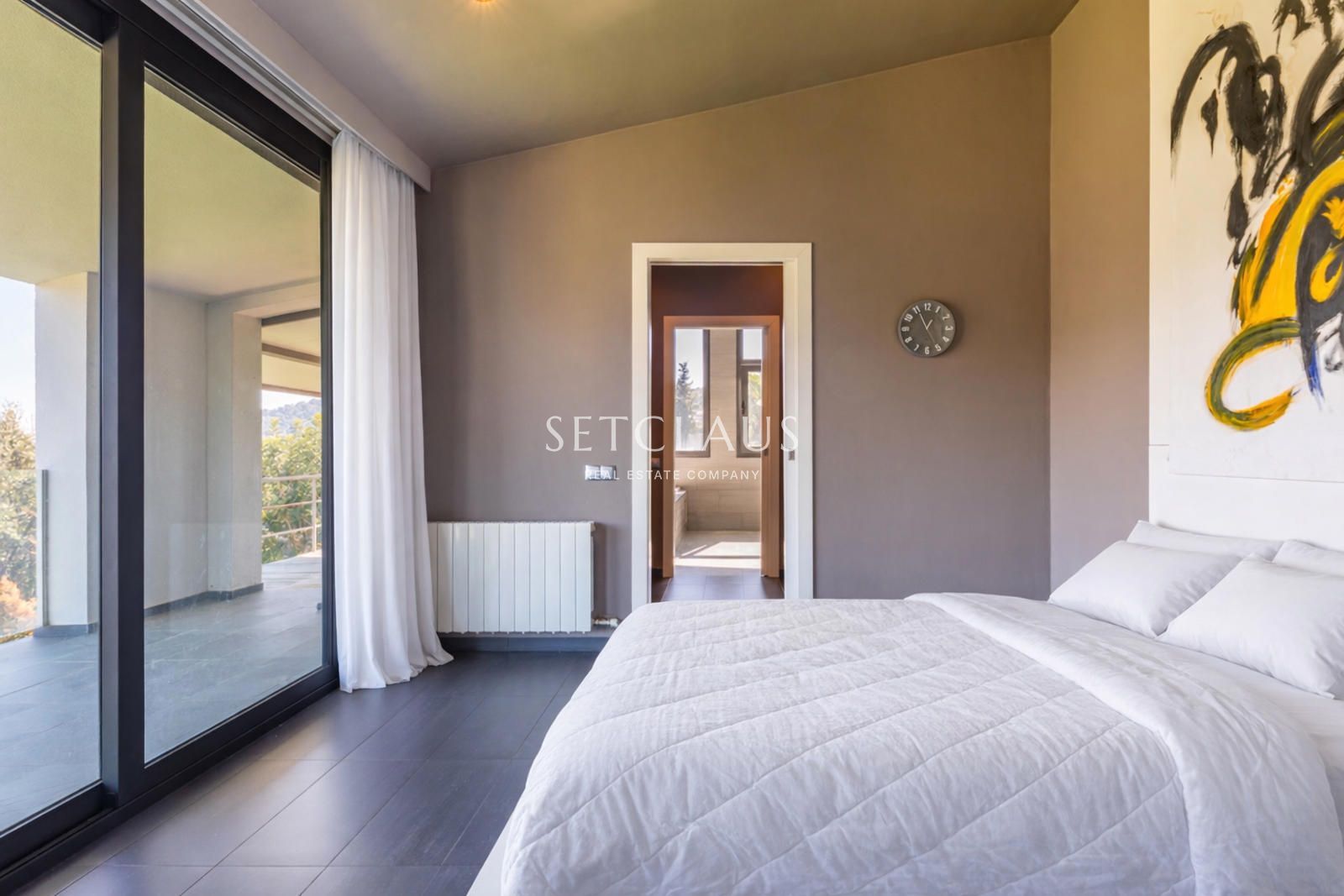 Comprar Diseño, luz y exclusividad: villa moderna con piscina y amplios espacios foto 30