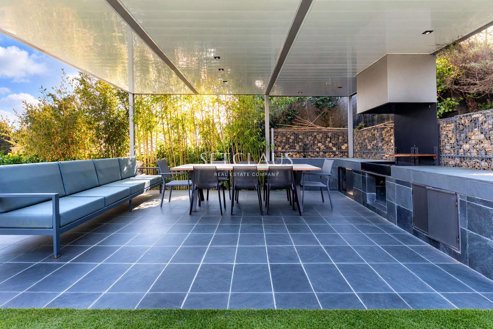 Comprar Diseño, luz y exclusividad: villa moderna con piscina y amplios espacios foto 15