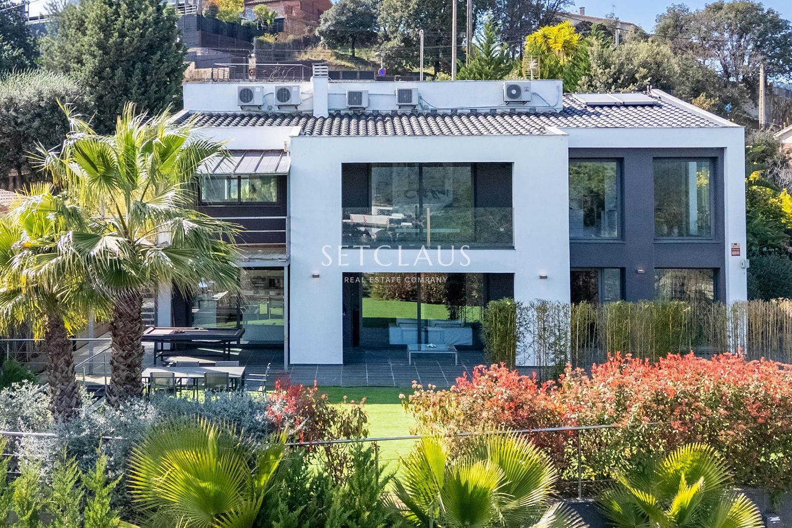 Comprar Diseño, luz y exclusividad: villa moderna con piscina y amplios espacios foto 2