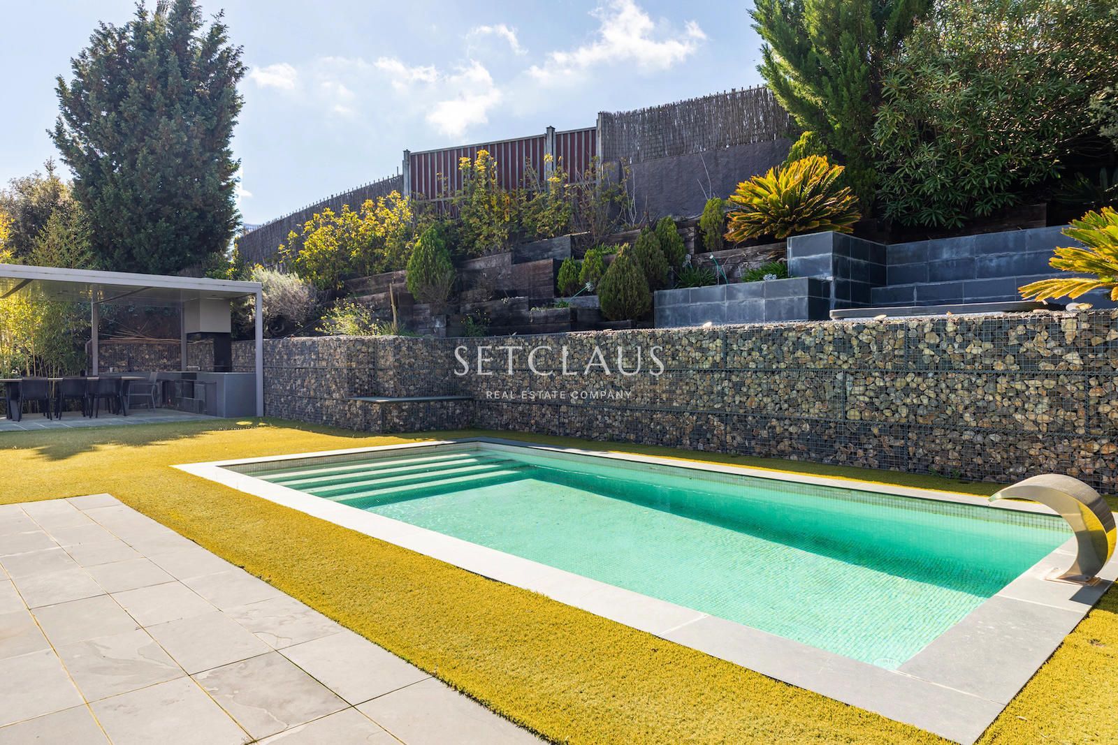 Comprar Diseño, luz y exclusividad: villa moderna con piscina y amplios espacios foto 4