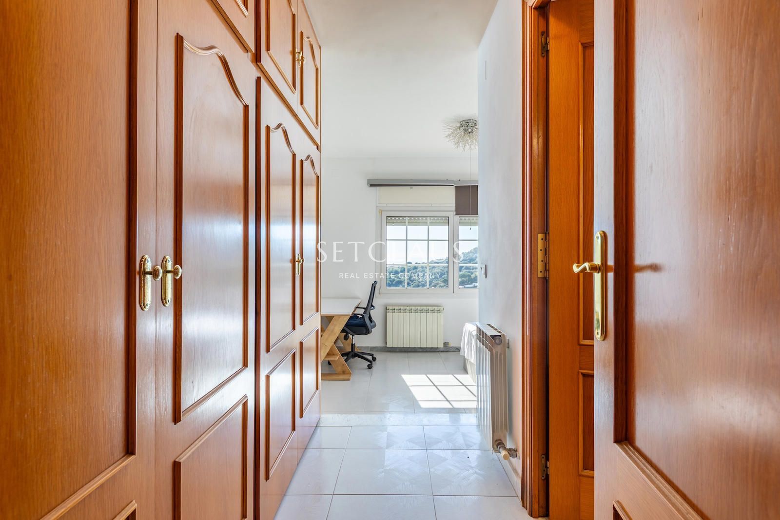 Comprar Chalet independiente con espectaculares vistas panorámicas al mar en Alella foto 27