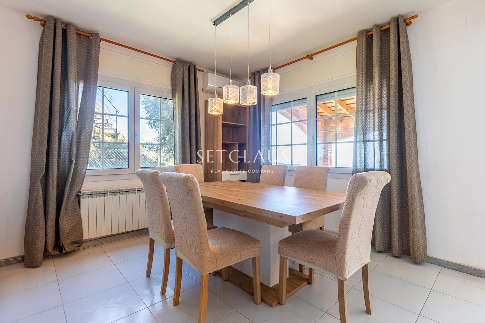 Comprar Chalet independiente con espectaculares vistas panorámicas al mar en Alella foto 6