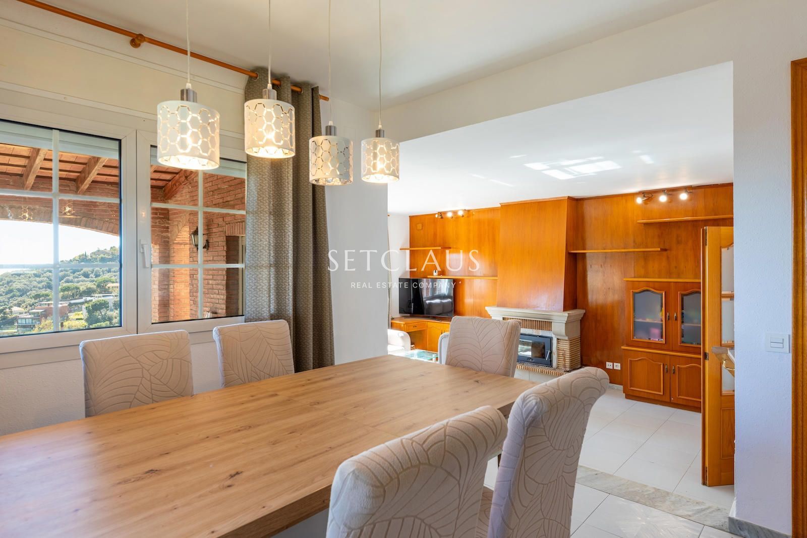 Comprar Chalet independiente con espectaculares vistas panorámicas al mar en Alella foto 9