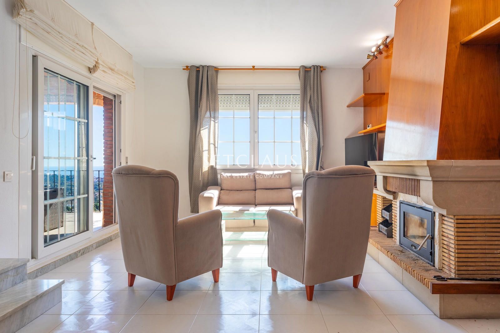 Comprar Chalet independiente con espectaculares vistas panorámicas al mar en Alella foto 11