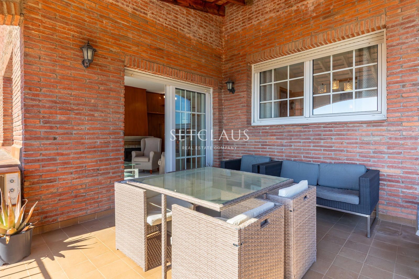 Comprar Chalet independiente con espectaculares vistas panorámicas al mar en Alella foto 18