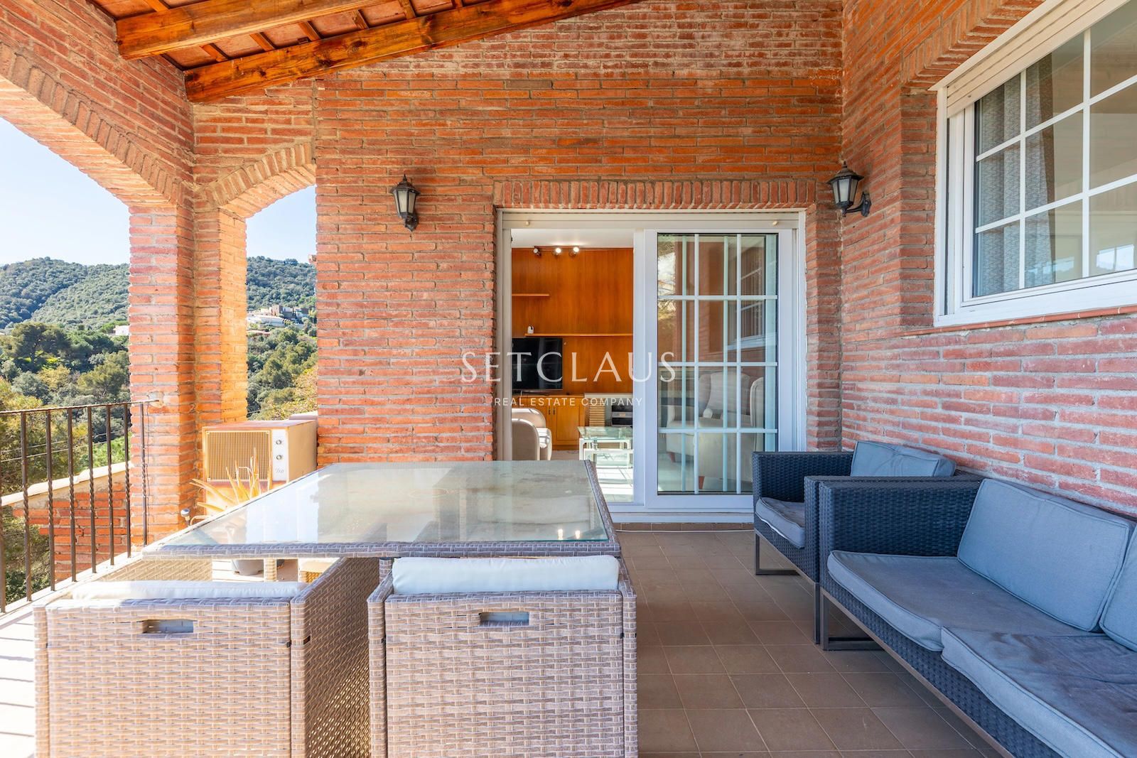 Comprar Chalet independiente con espectaculares vistas panorámicas al mar en Alella foto 19