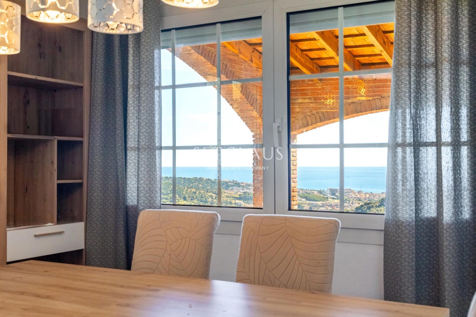 Comprar Chalet independiente con espectaculares vistas panorámicas al mar en Alella foto 7