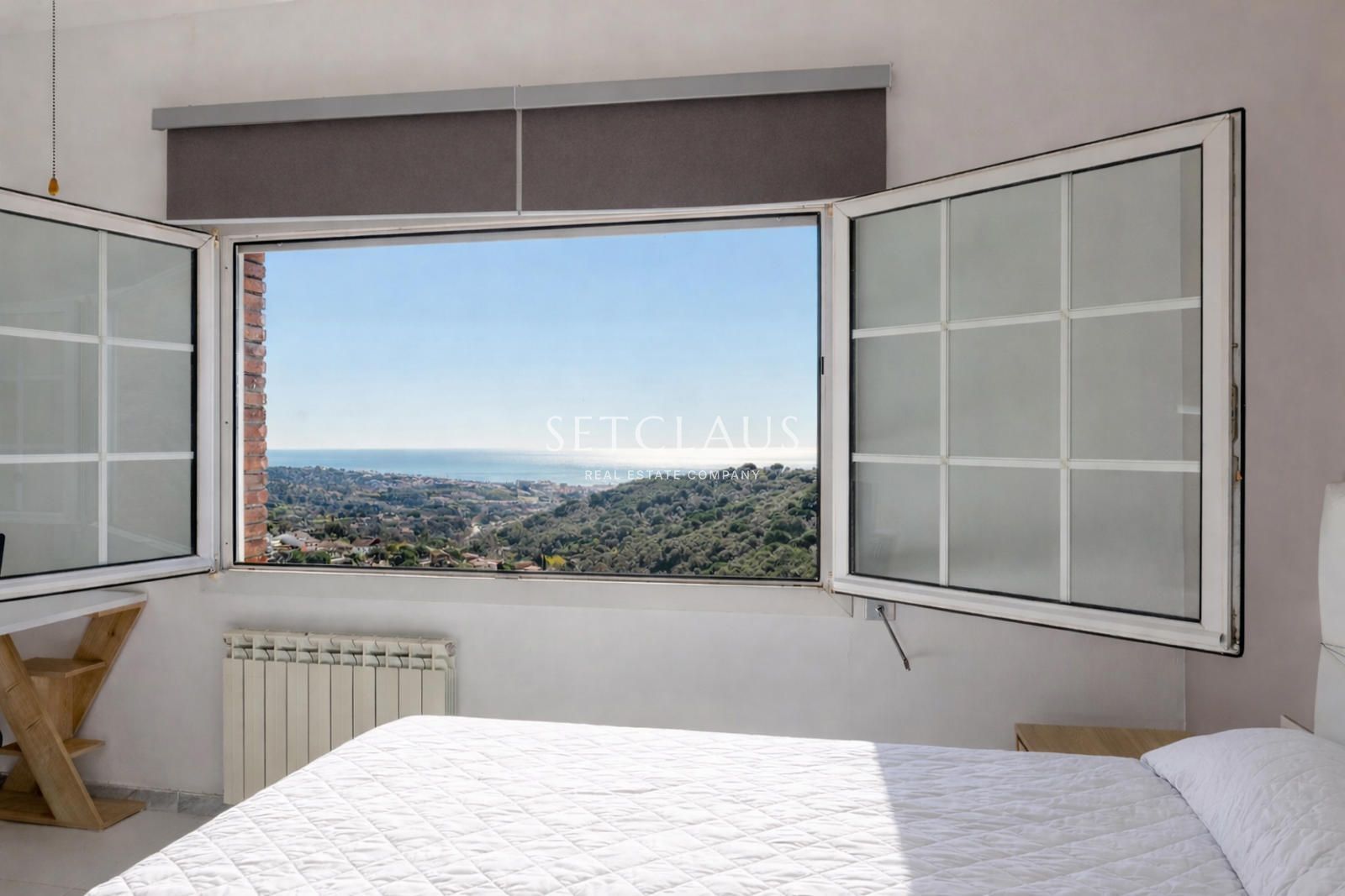 Comprar Chalet independiente con espectaculares vistas panorámicas al mar en Alella foto 31