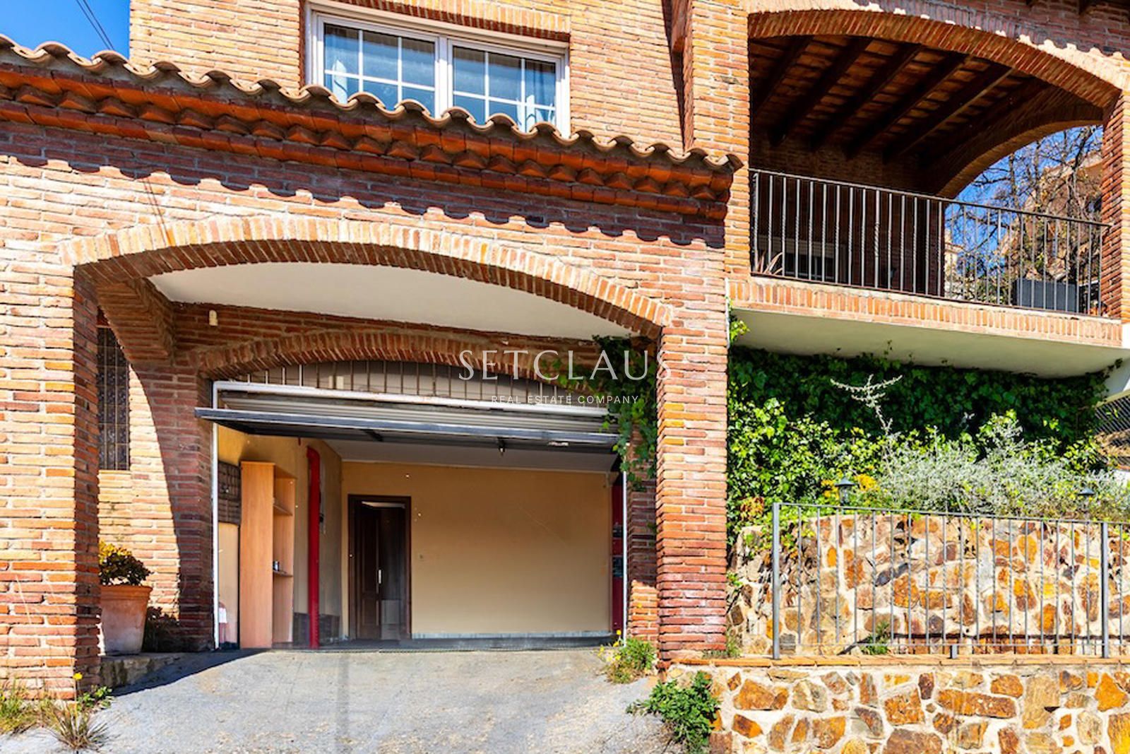 Comprar Chalet independiente con espectaculares vistas panorámicas al mar en Alella foto 37