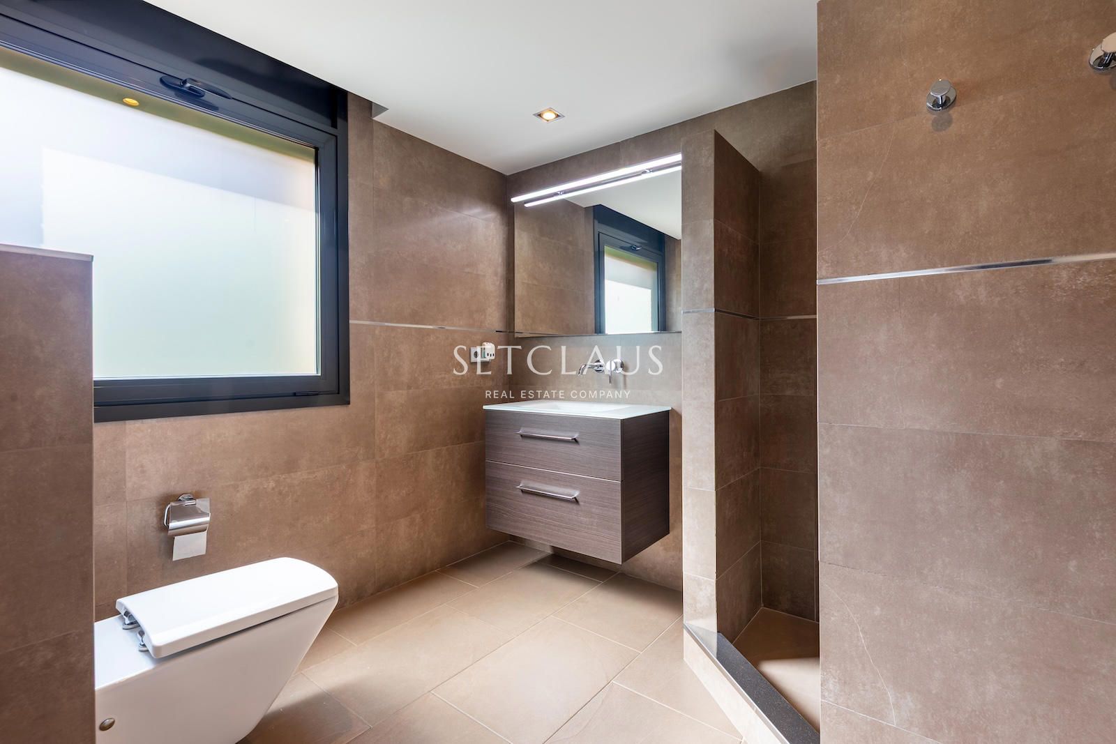 Comprar Amplia, luminosa y bien ubicada foto 23