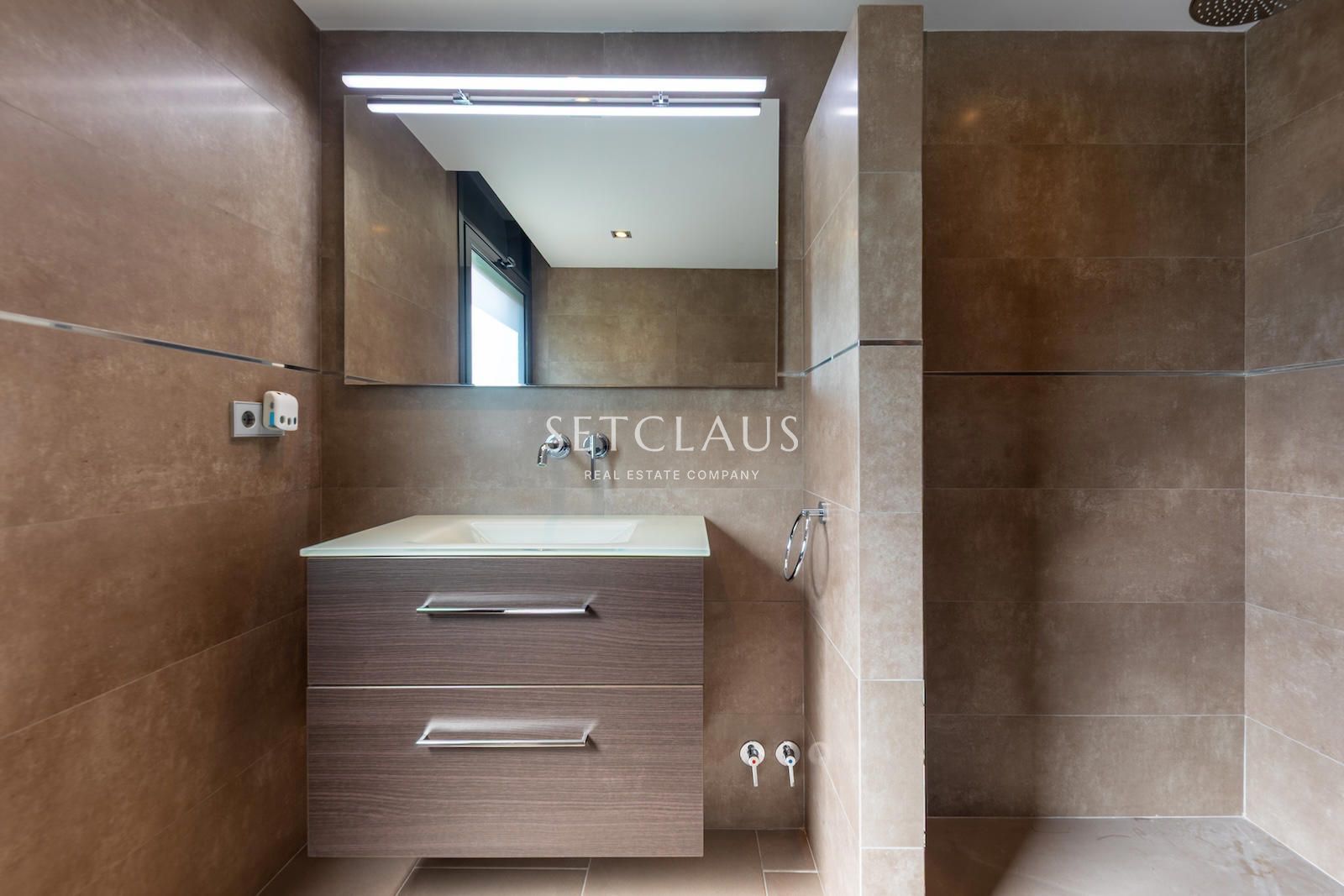 Comprar Amplia, luminosa y bien ubicada foto 24