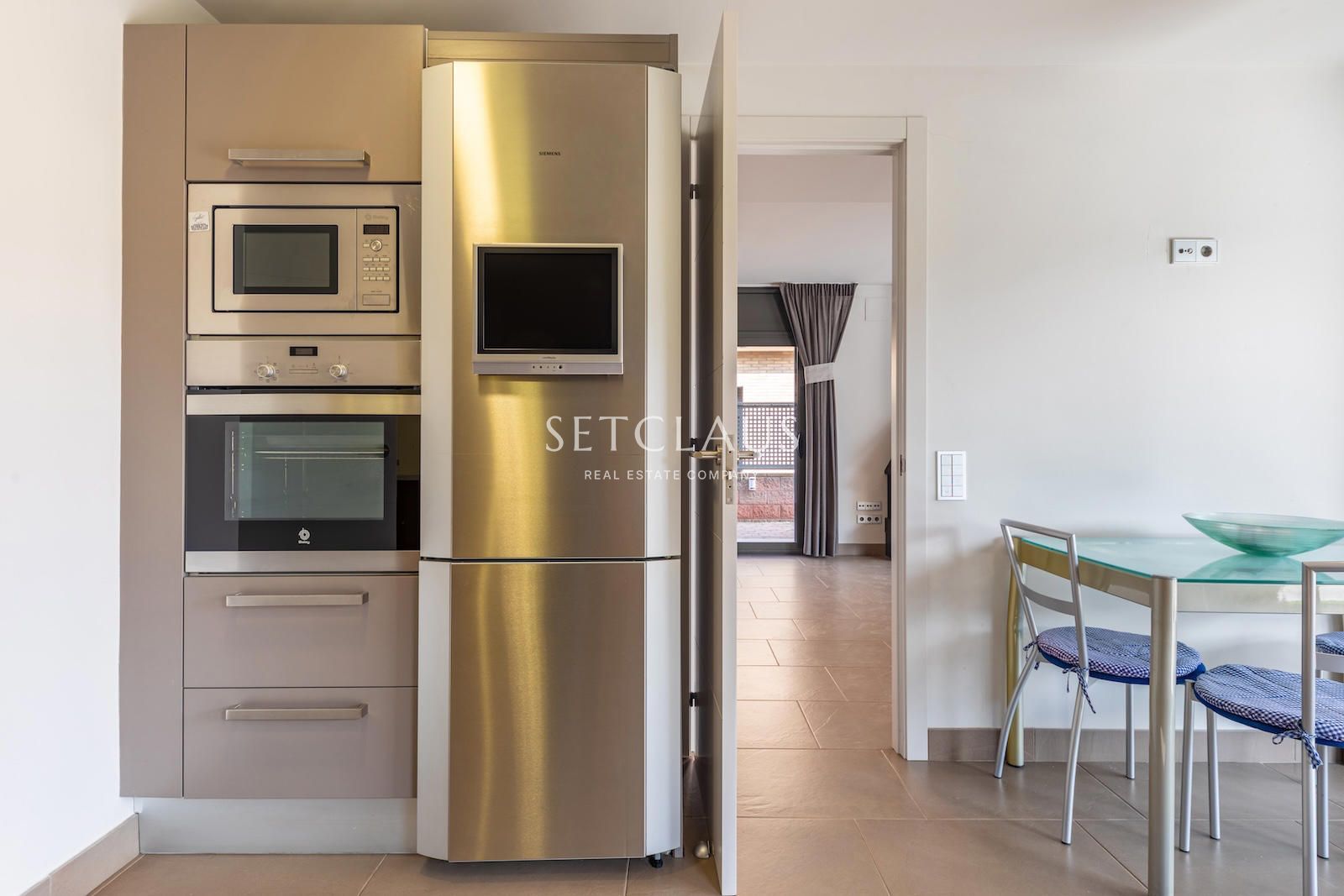 Comprar Amplia, luminosa y bien ubicada foto 22