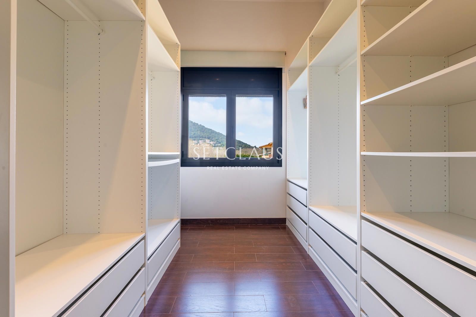 Comprar Amplia, luminosa y bien ubicada foto 36