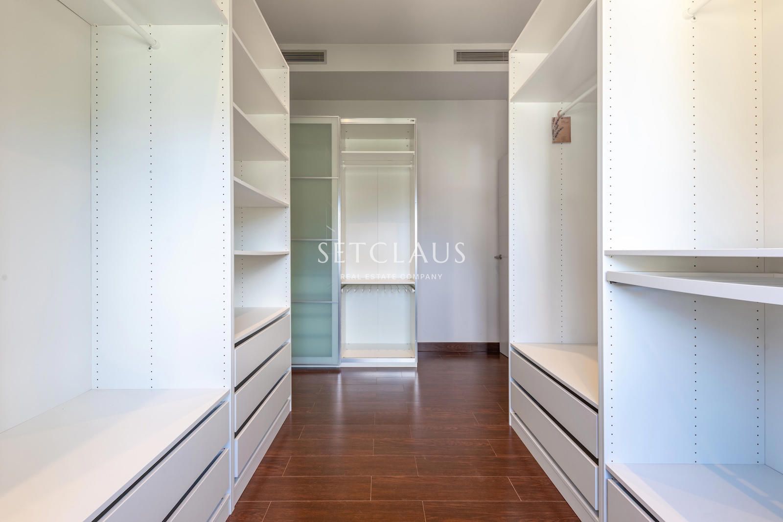 Comprar Amplia, luminosa y bien ubicada foto 37