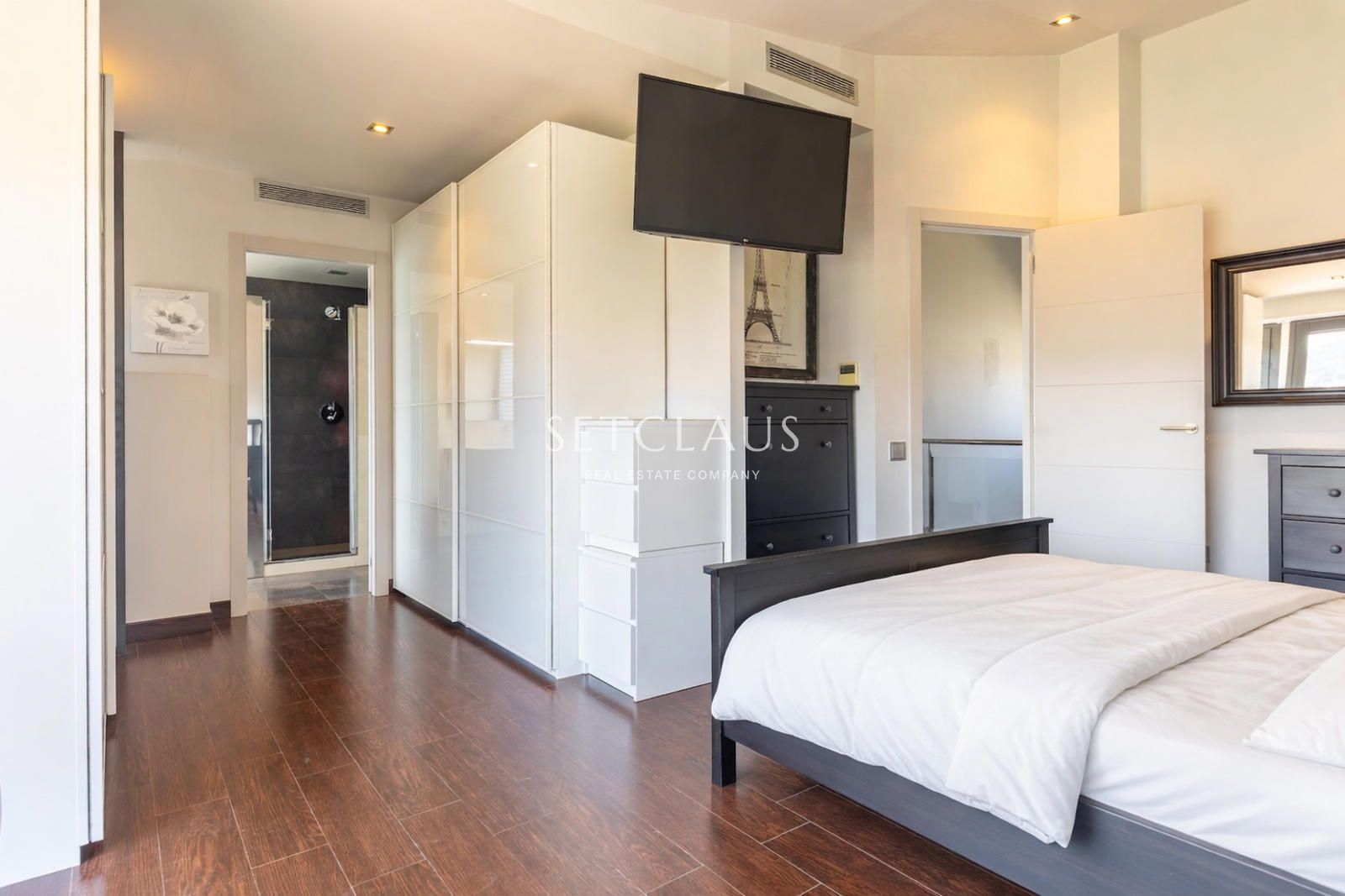 Comprar Amplia, luminosa y bien ubicada foto 28