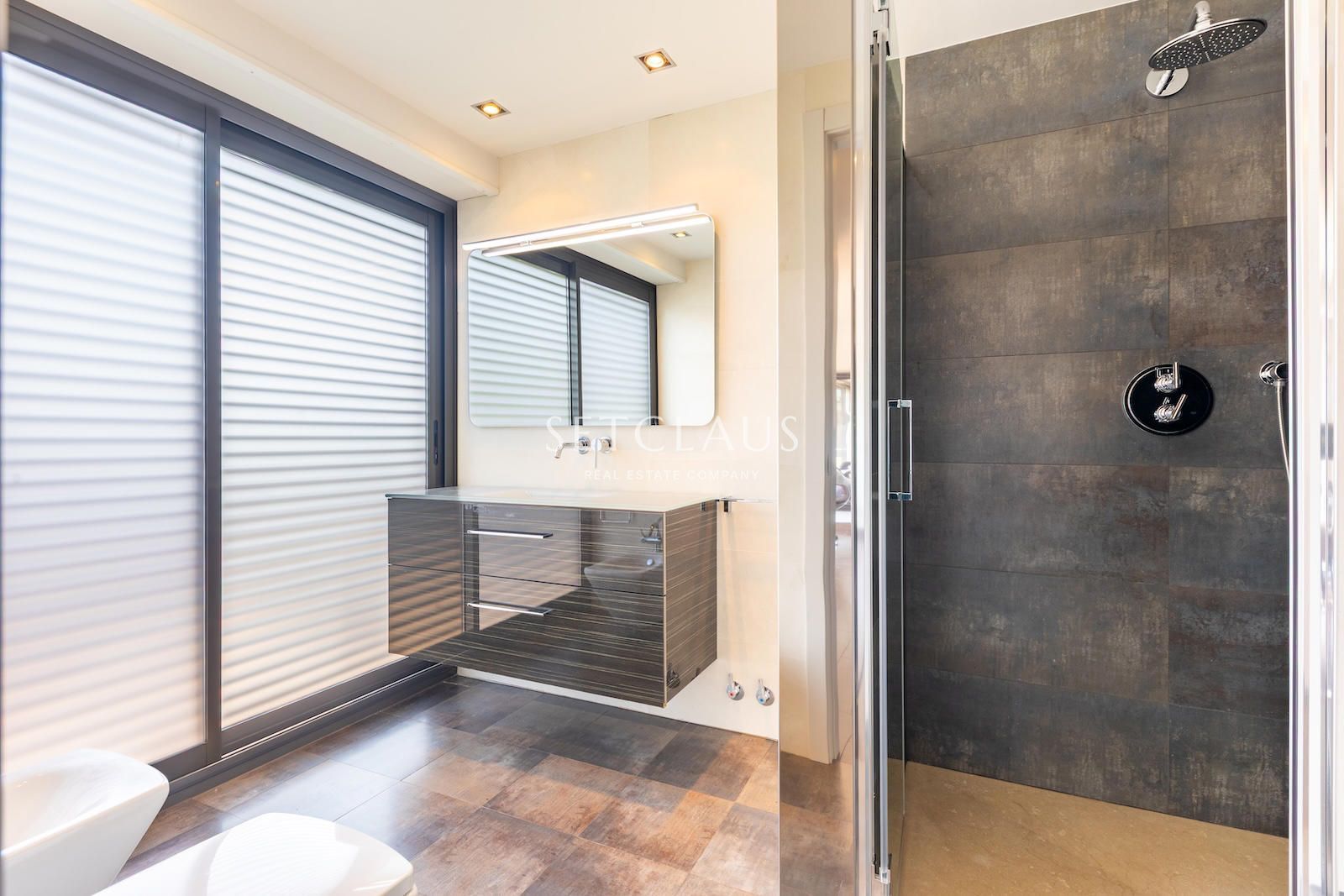 Comprar Amplia, luminosa y bien ubicada foto 32