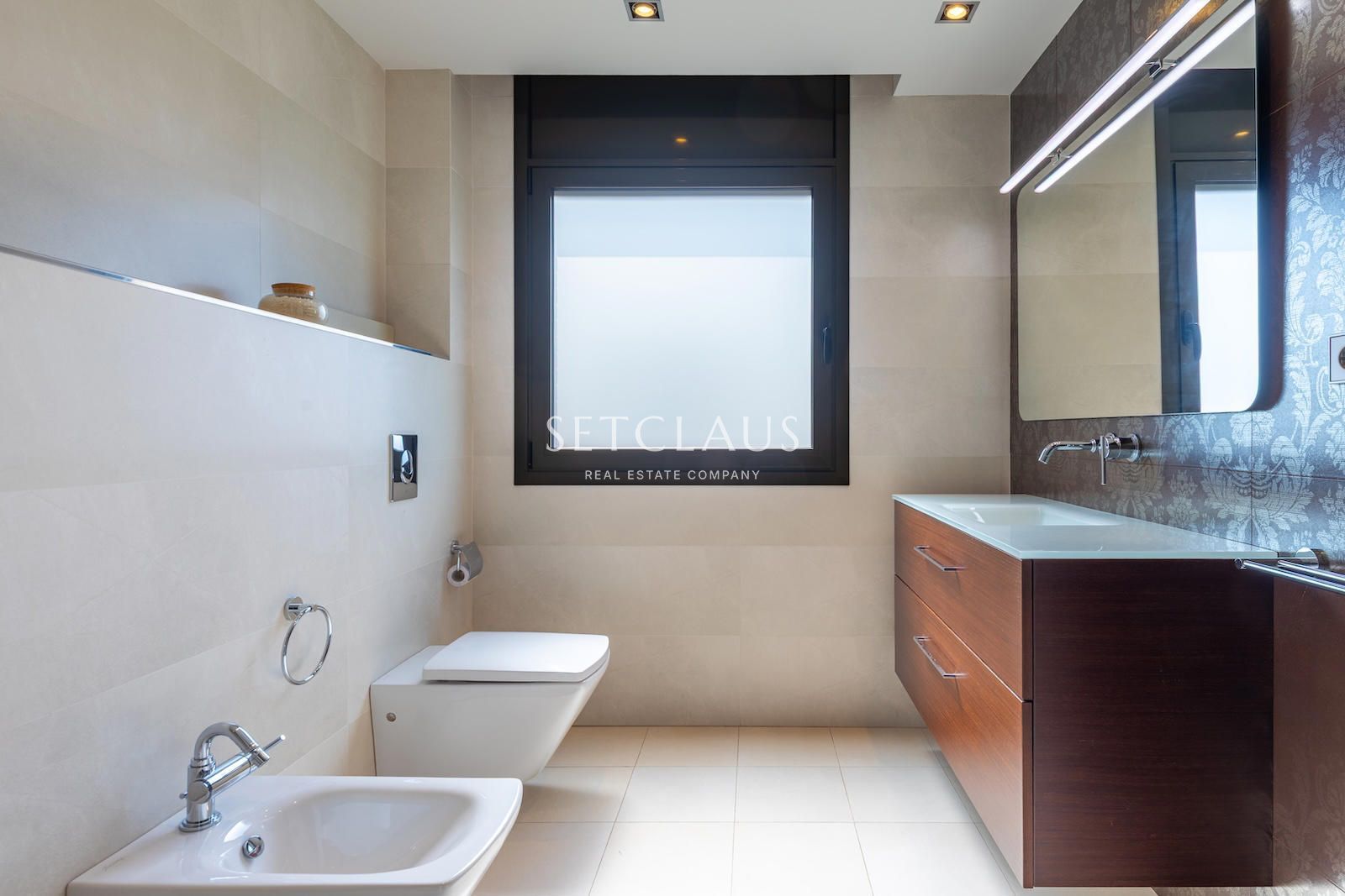 Comprar Amplia, luminosa y bien ubicada foto 39