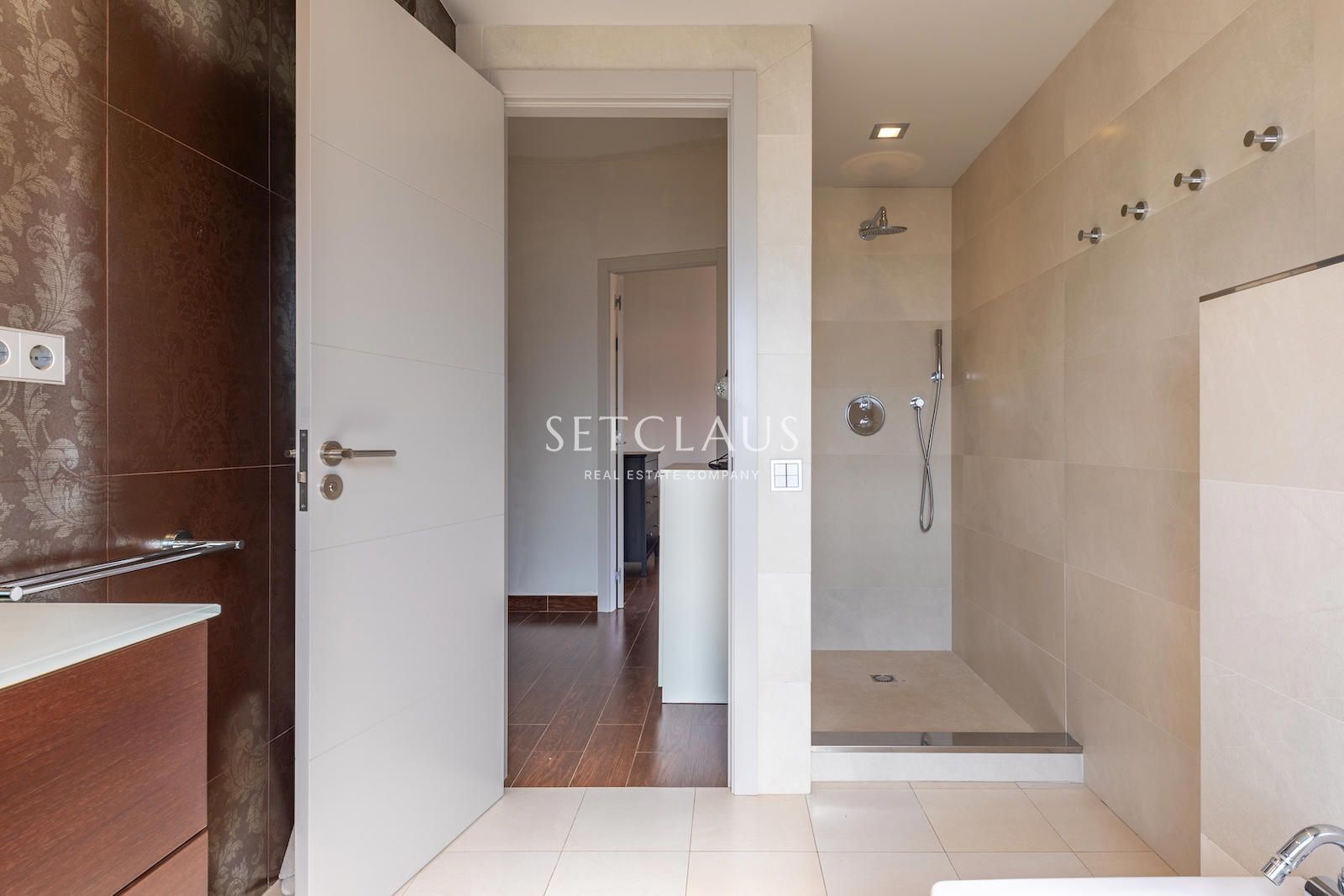 Comprar Amplia, luminosa y bien ubicada foto 40