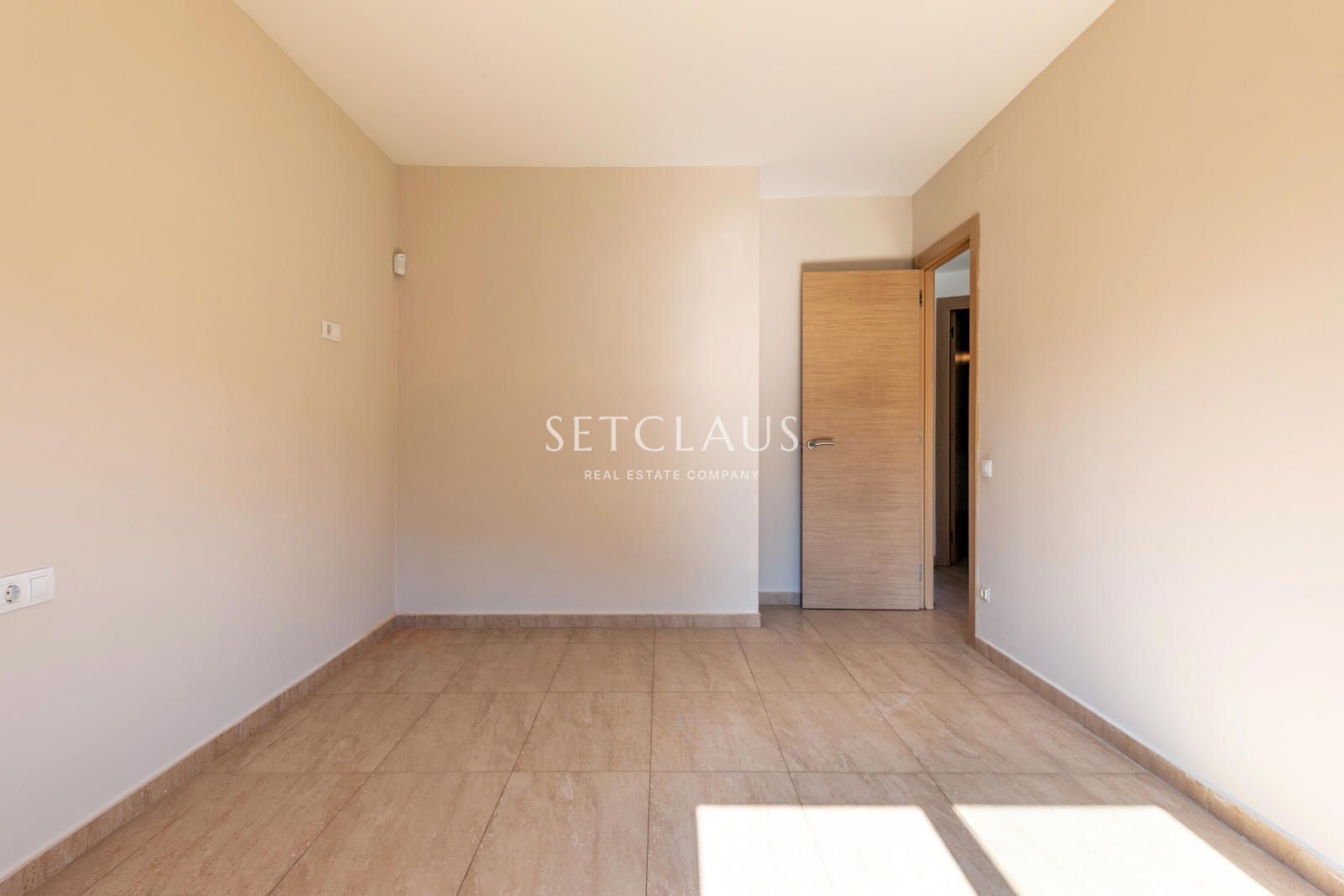 Comprar Chalet independiente en una sola planta y con mucha luz. foto 27