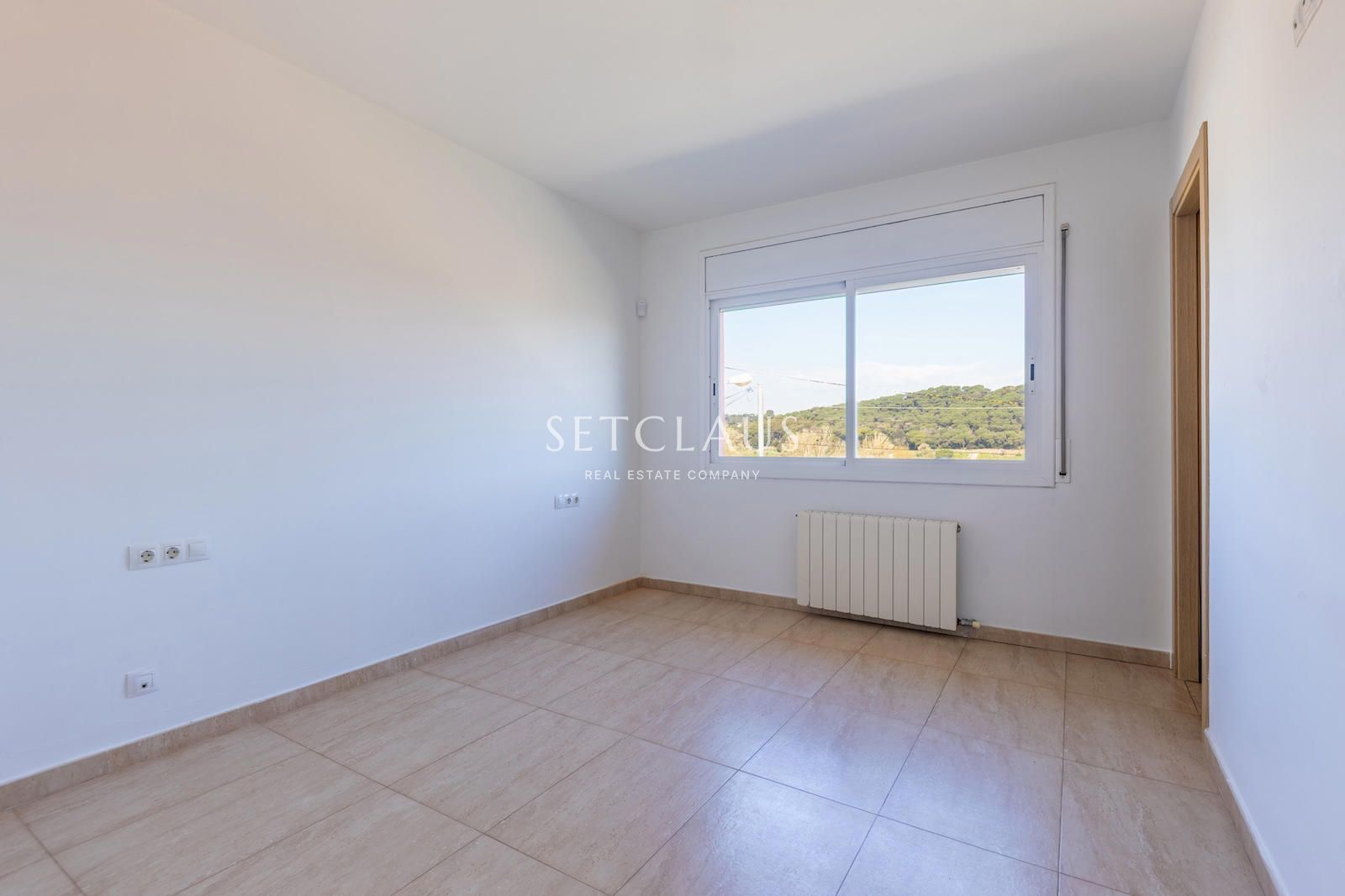 Comprar Chalet independiente en una sola planta y con mucha luz. foto 32